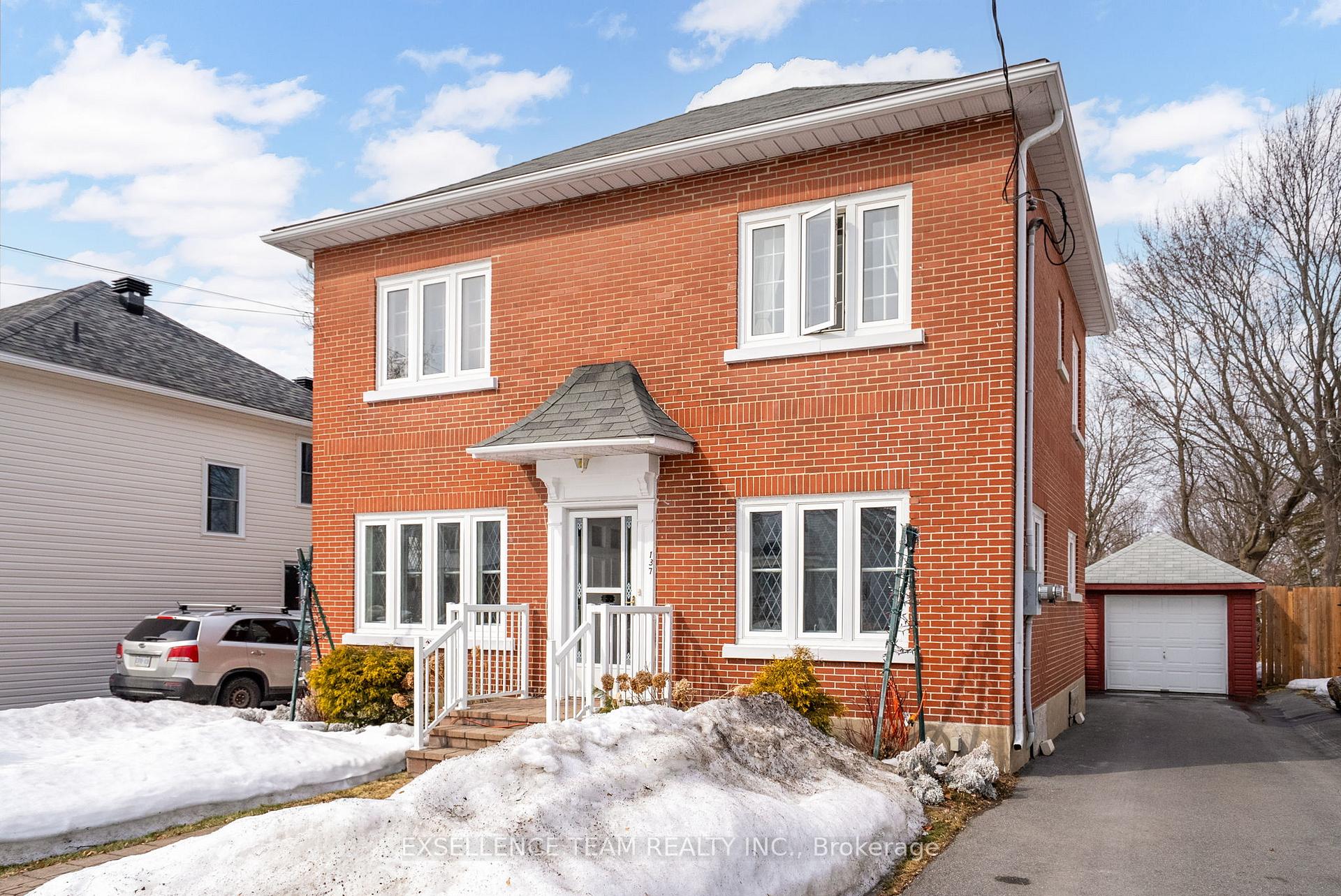 Photo 1 of 137 Fourth Street W, Cornwall — HOMEH