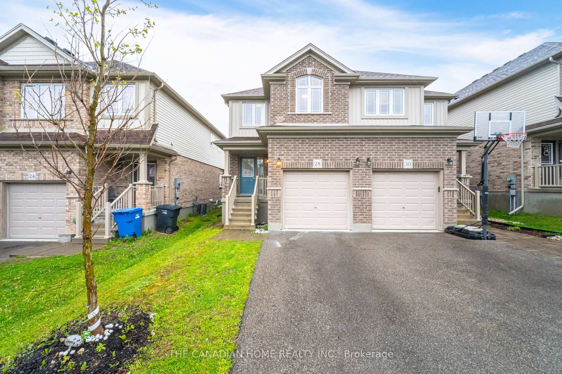 Photo 1 of 28 Ambrous Crescent, Guelph, Kortright East — HOMEH