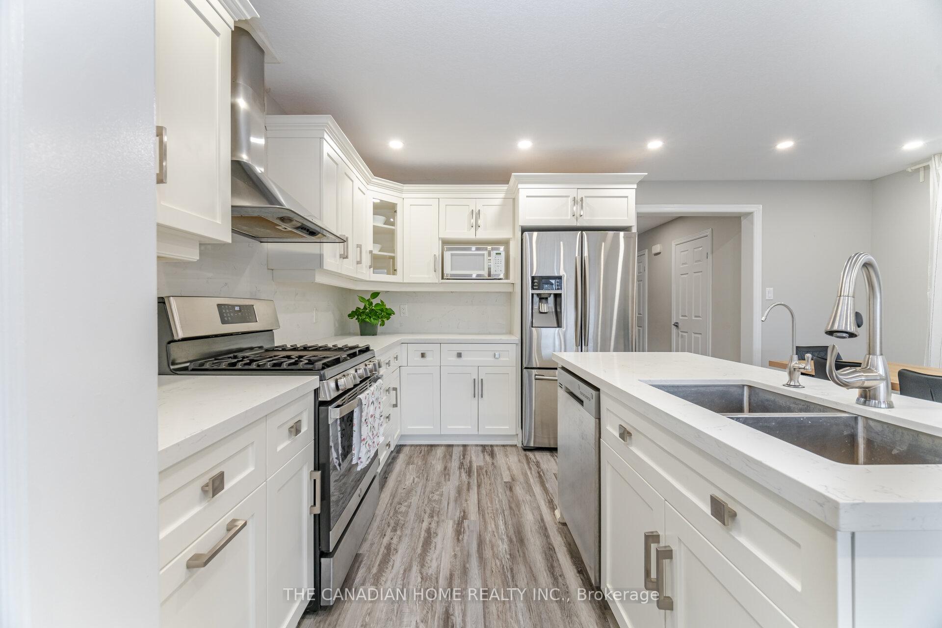Photo 13 of 28 Ambrous Crescent, Guelph, Kortright East — HOMEH