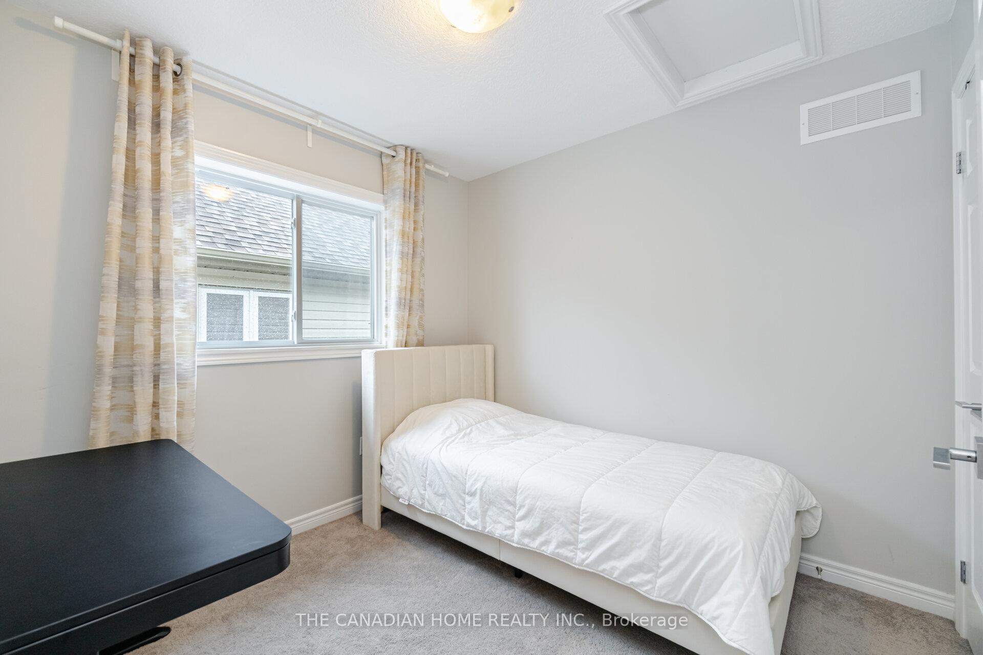 Photo 27 of 28 Ambrous Crescent, Guelph, Kortright East — HOMEH