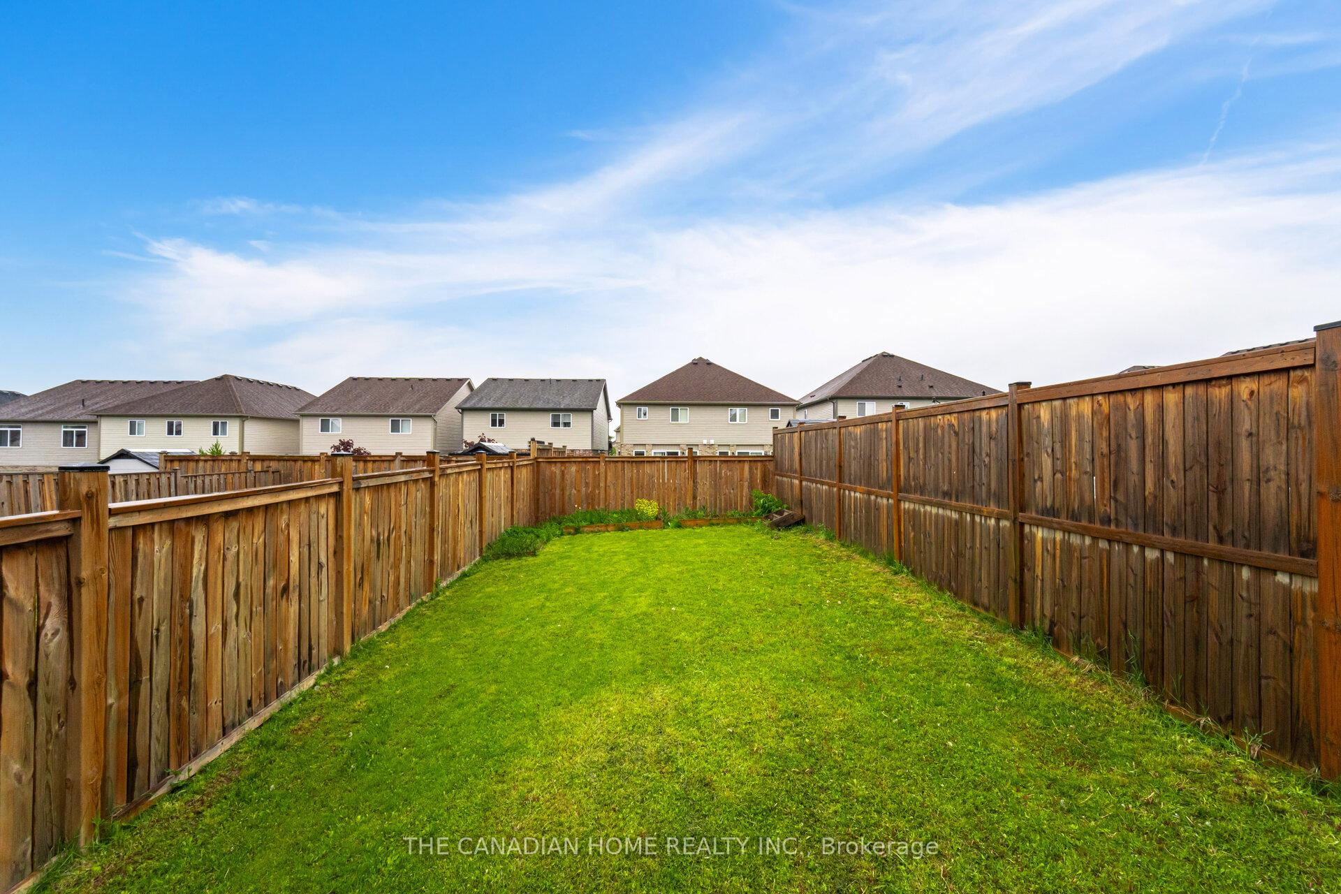 Photo 37 of 28 Ambrous Crescent, Guelph, Kortright East — HOMEH