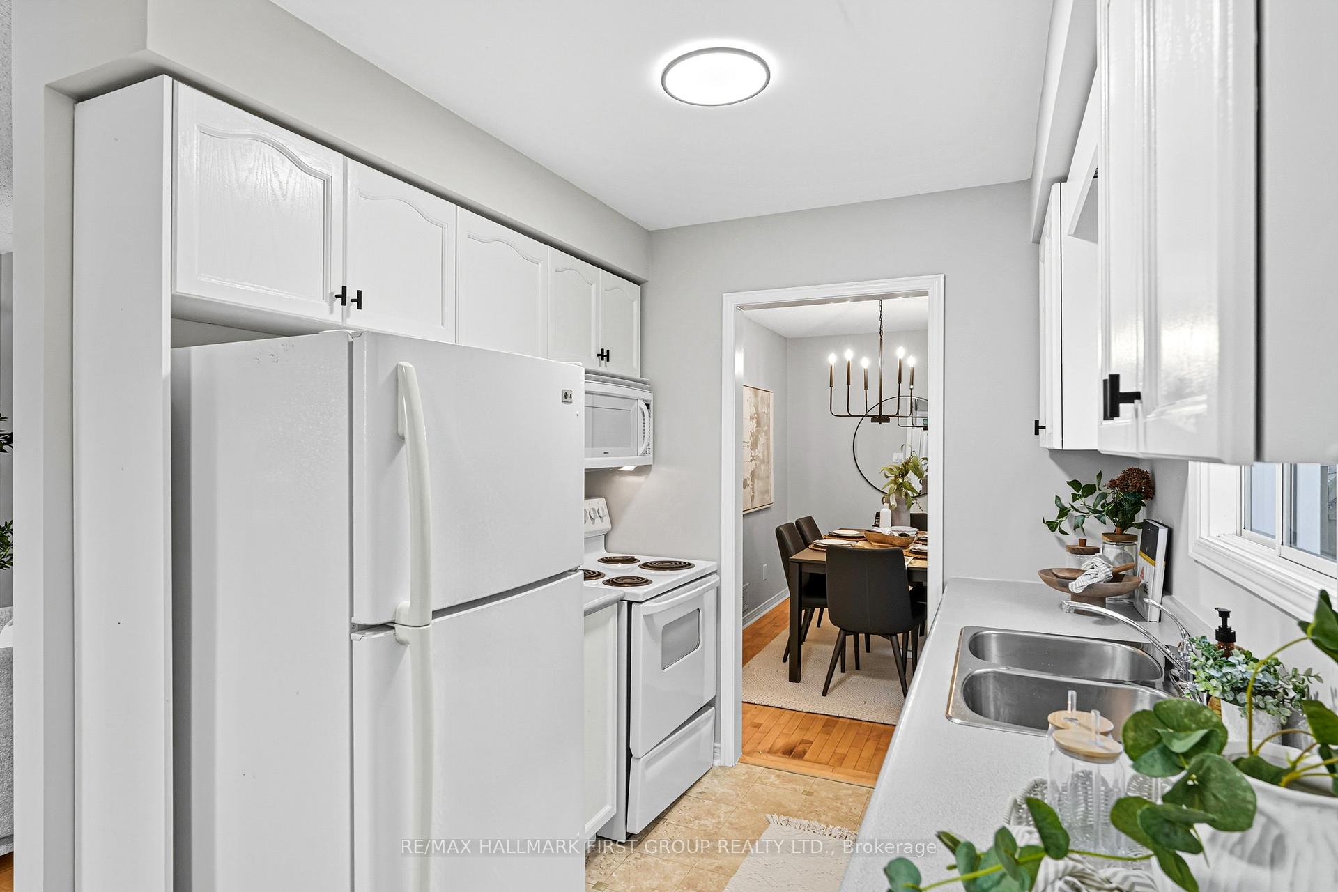 Photo 12 of 50 Stagemaster Crescent, Clarington, Courtice — HOMEH