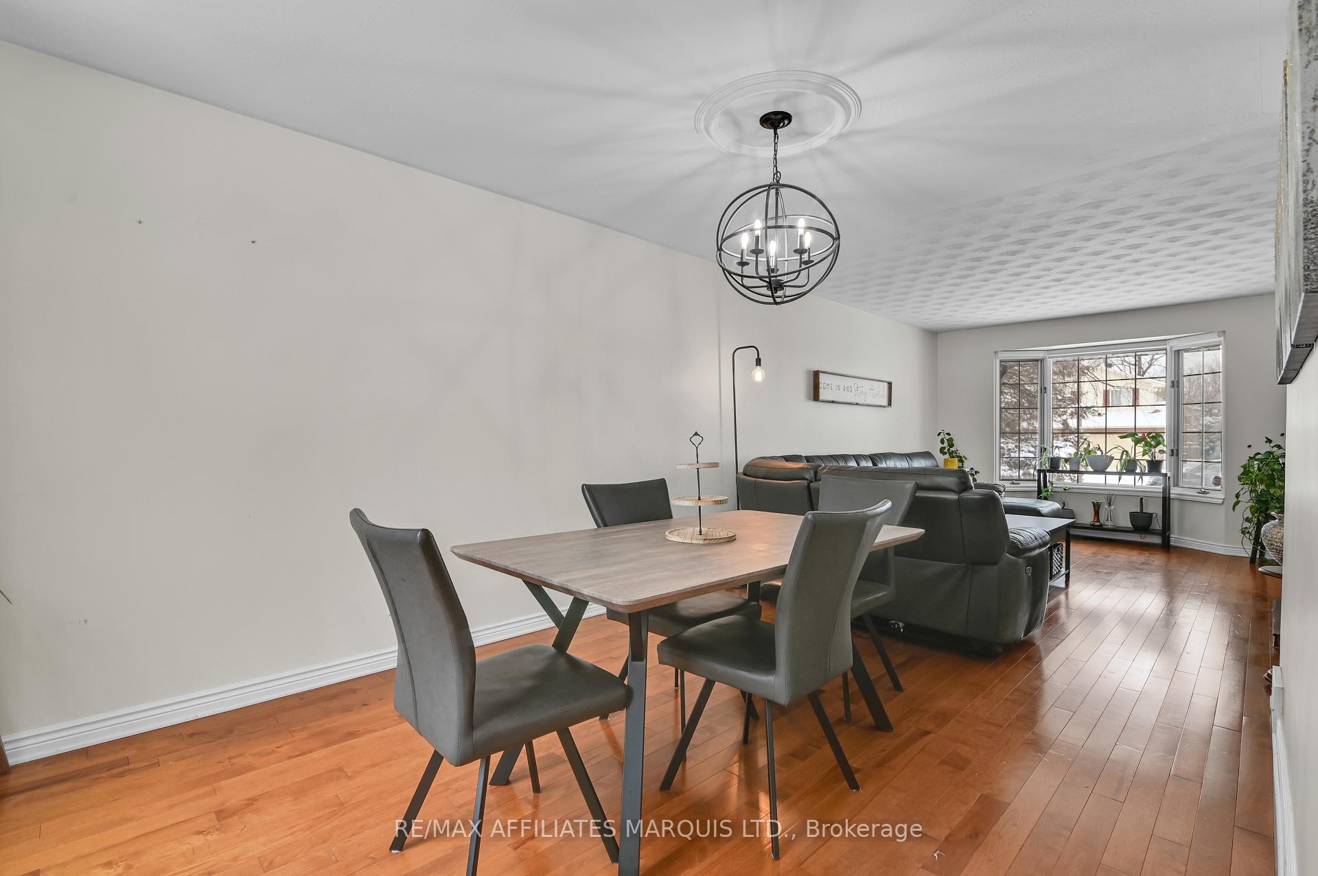 Photo 7 of 867 Chelsea Crescent, Cornwall — HOMEH