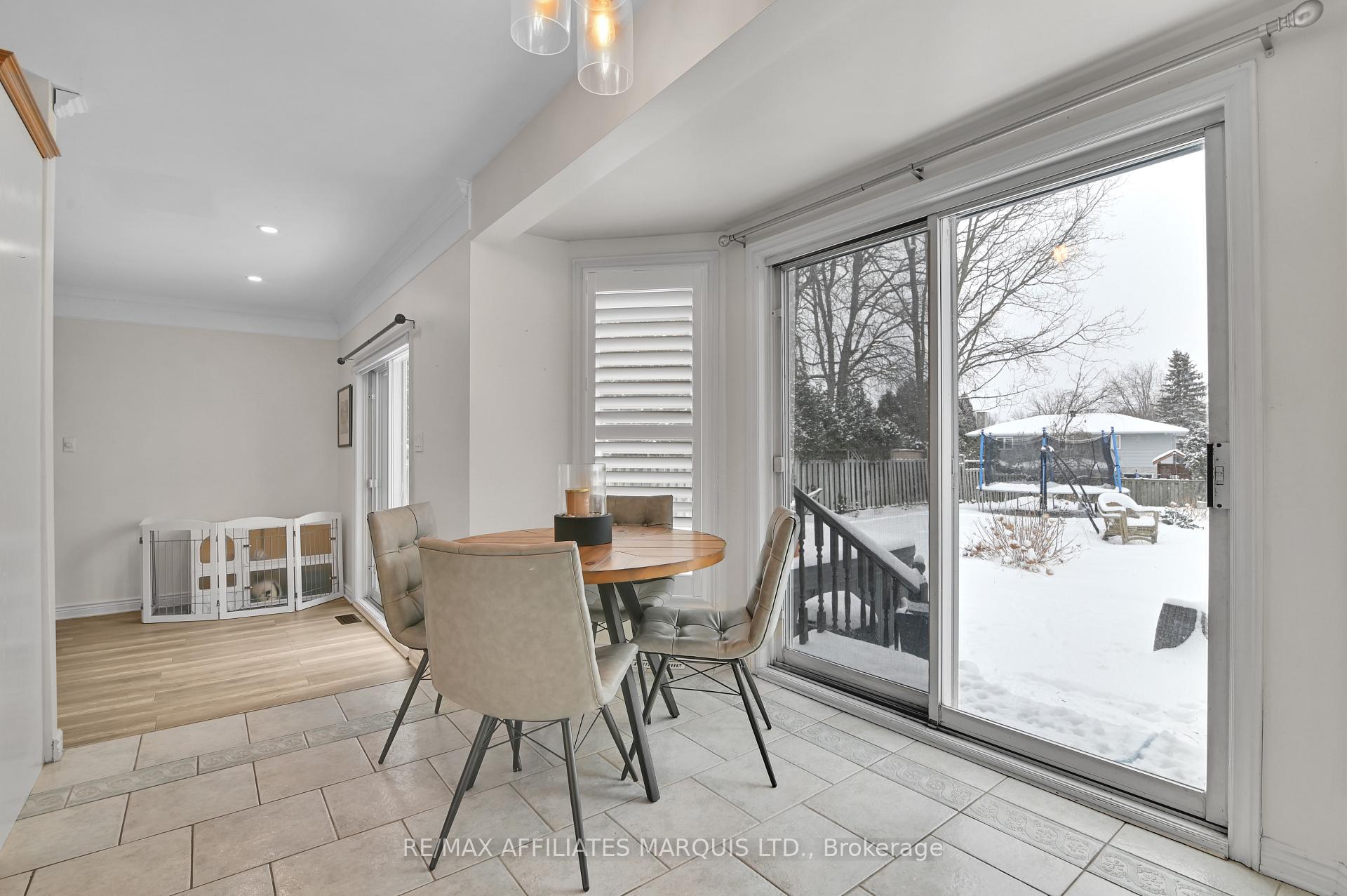 Photo 11 of 867 Chelsea Crescent, Cornwall — HOMEH