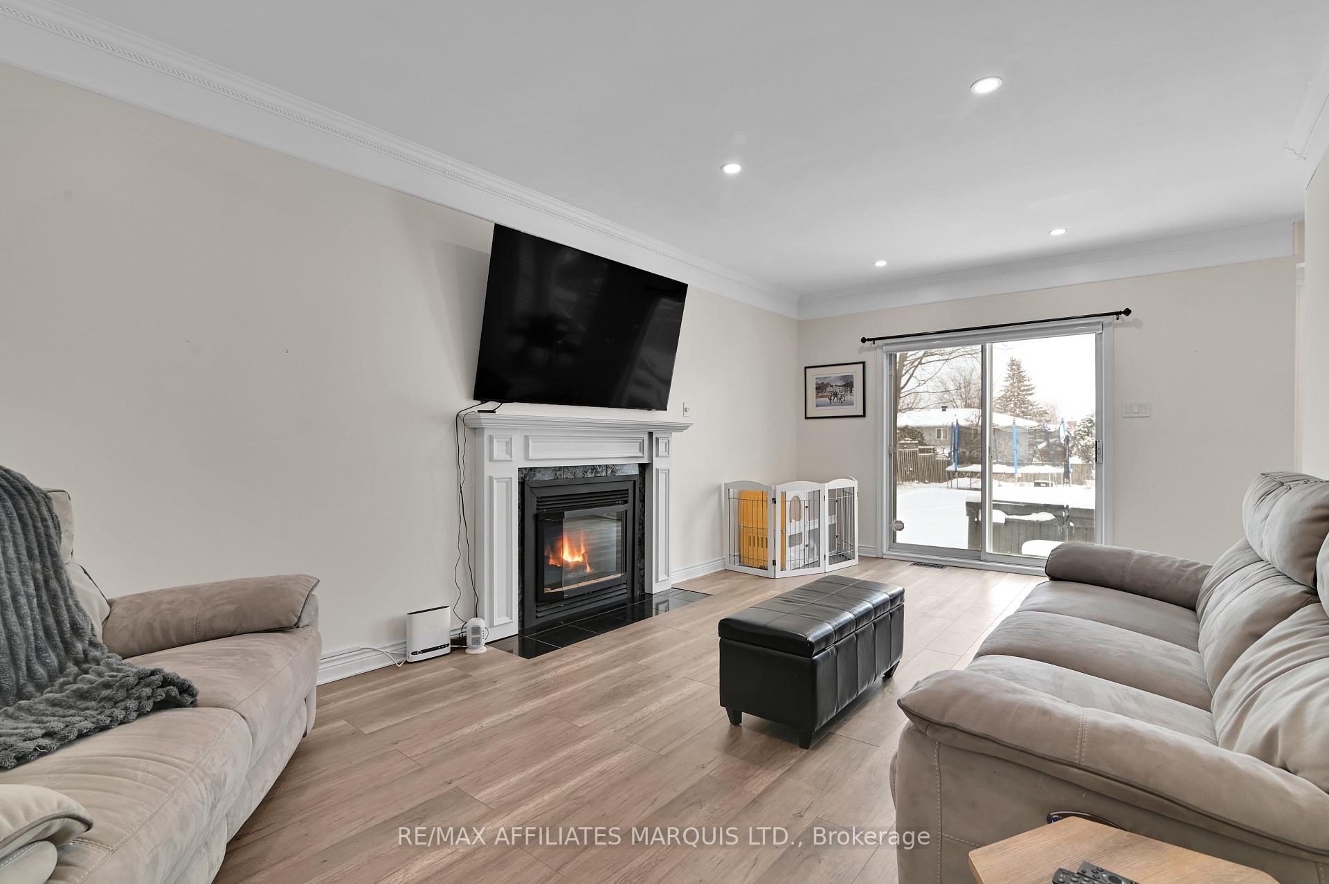 Photo 13 of 867 Chelsea Crescent, Cornwall — HOMEH