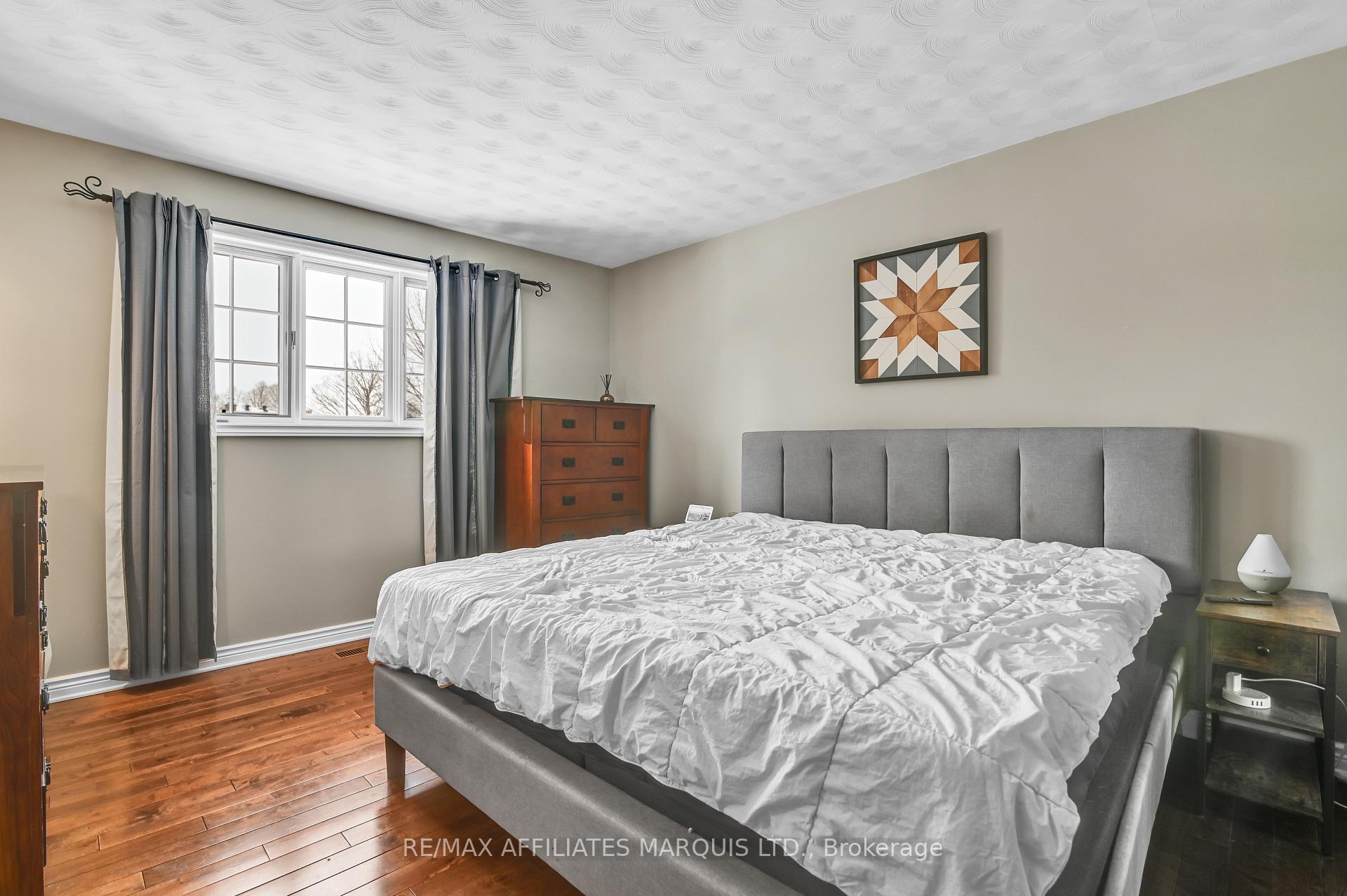 Photo 16 of 867 Chelsea Crescent, Cornwall — HOMEH