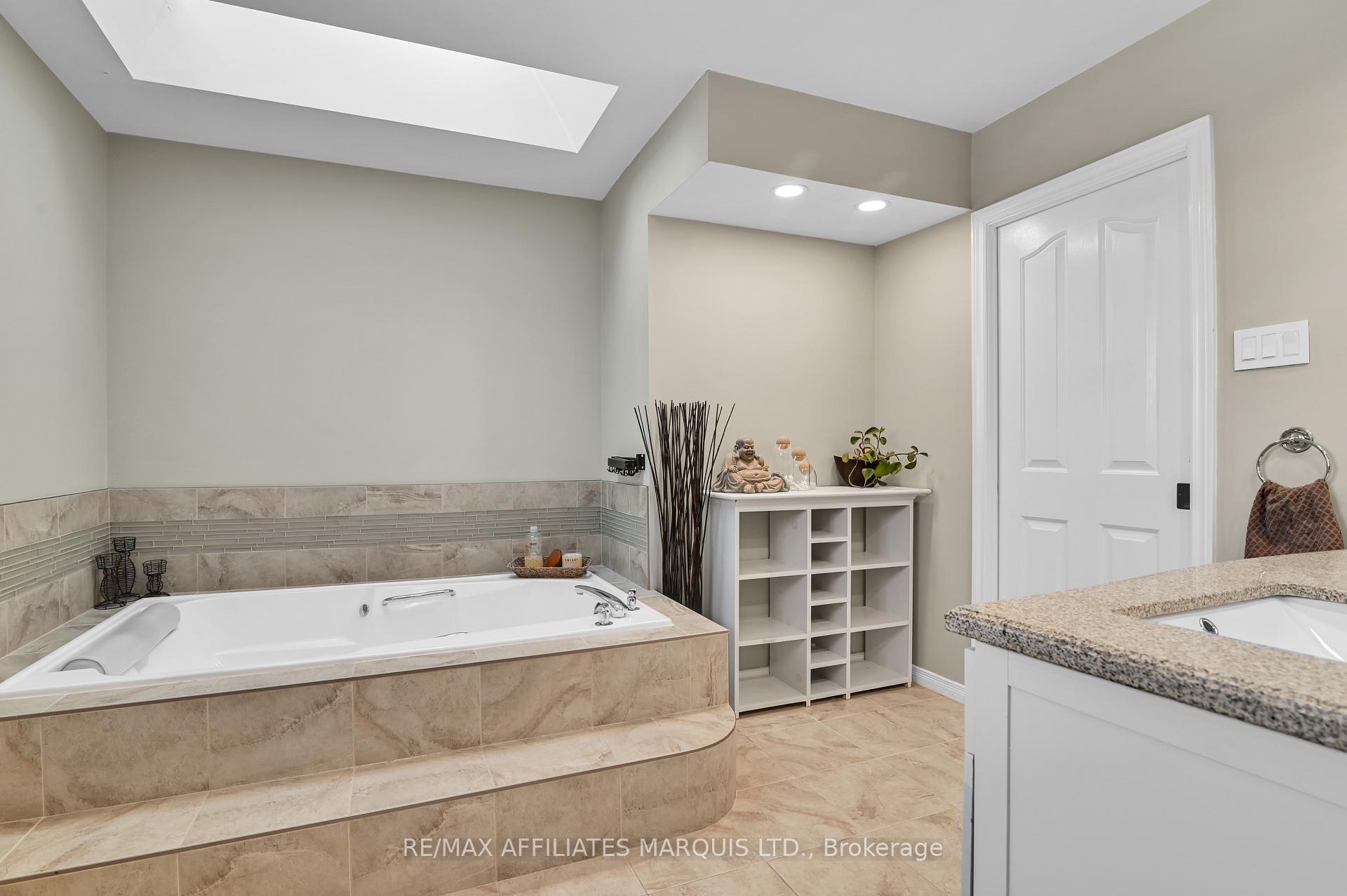 Photo 19 of 867 Chelsea Crescent, Cornwall — HOMEH