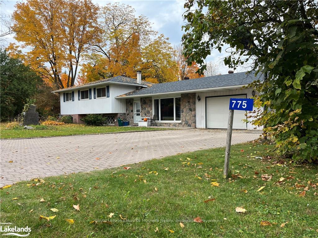 Front of 775 Sarah Street N