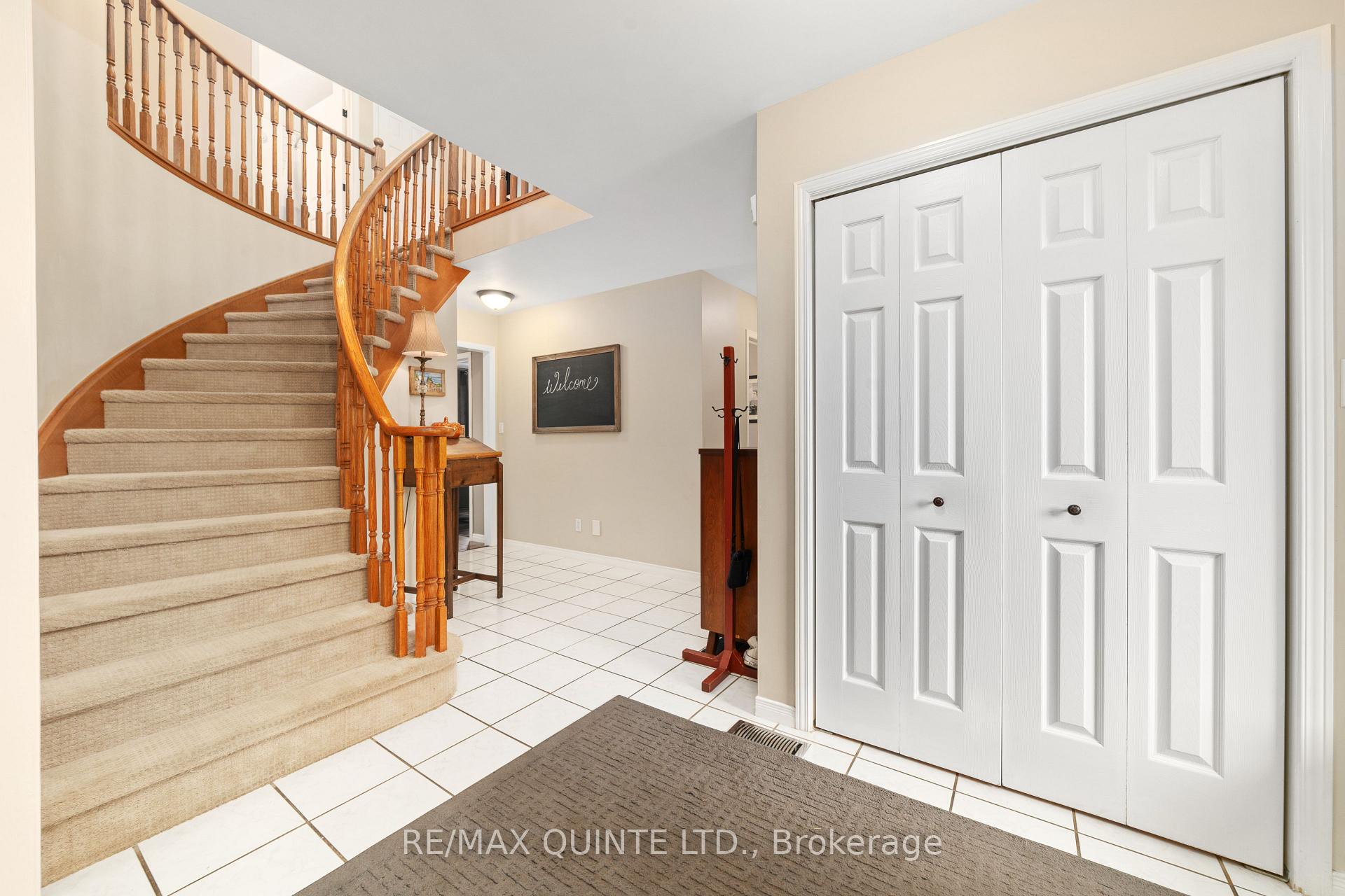 Photo 6 of 40 Oak Ridge Boulevard, Belleville, Belleville Ward — HOMEH
