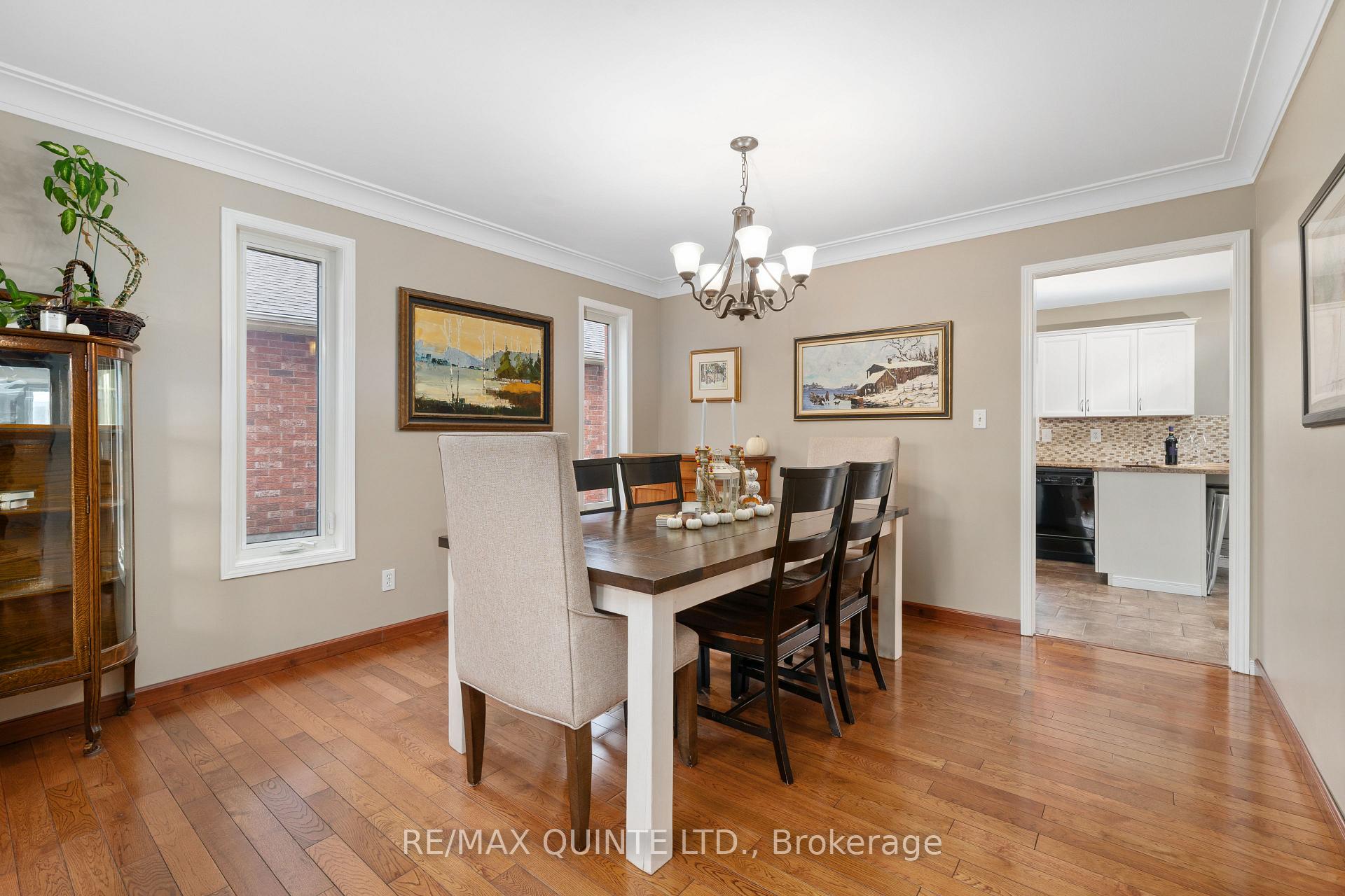 Photo 10 of 40 Oak Ridge Boulevard, Belleville, Belleville Ward — HOMEH