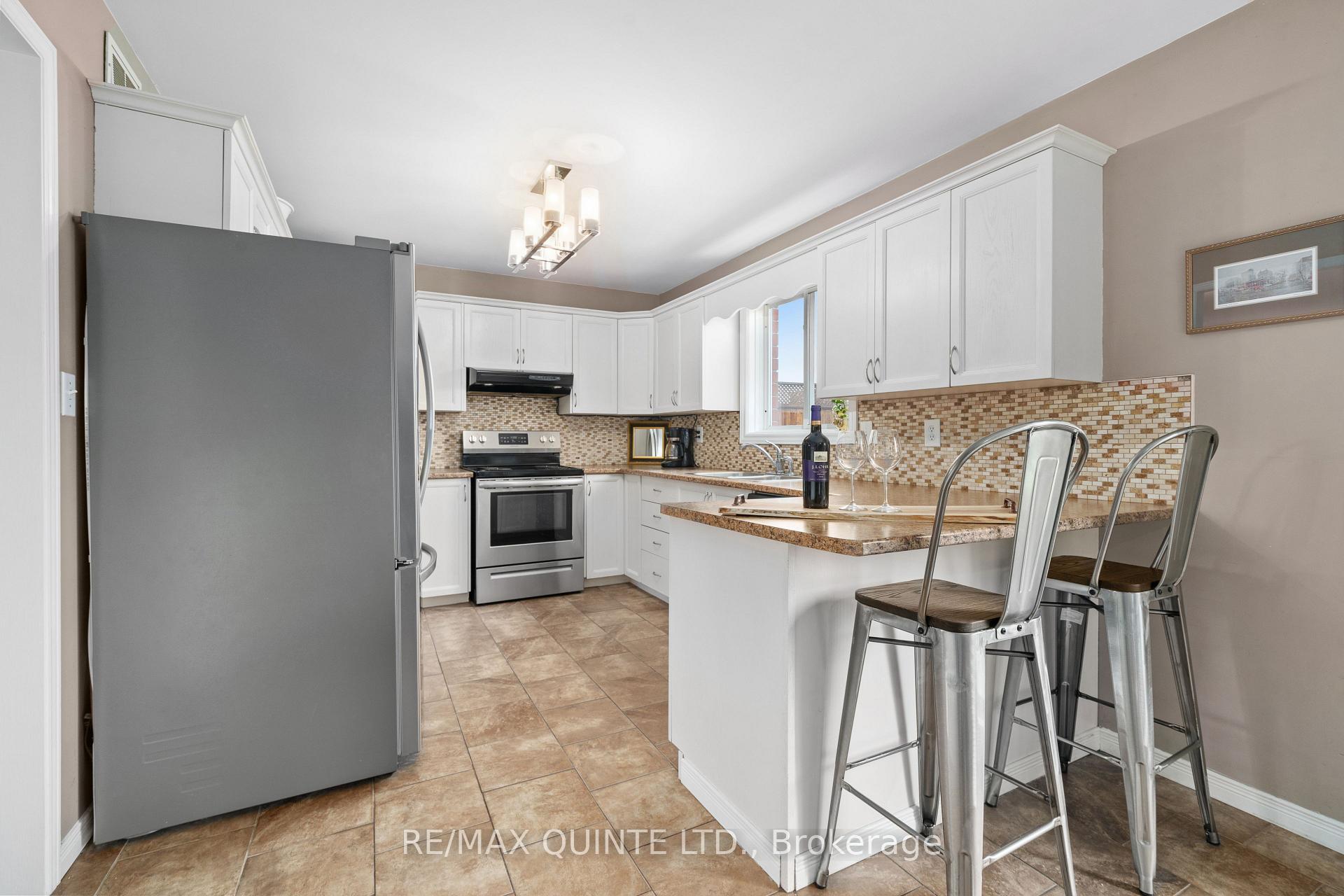 Photo 11 of 40 Oak Ridge Boulevard, Belleville, Belleville Ward — HOMEH