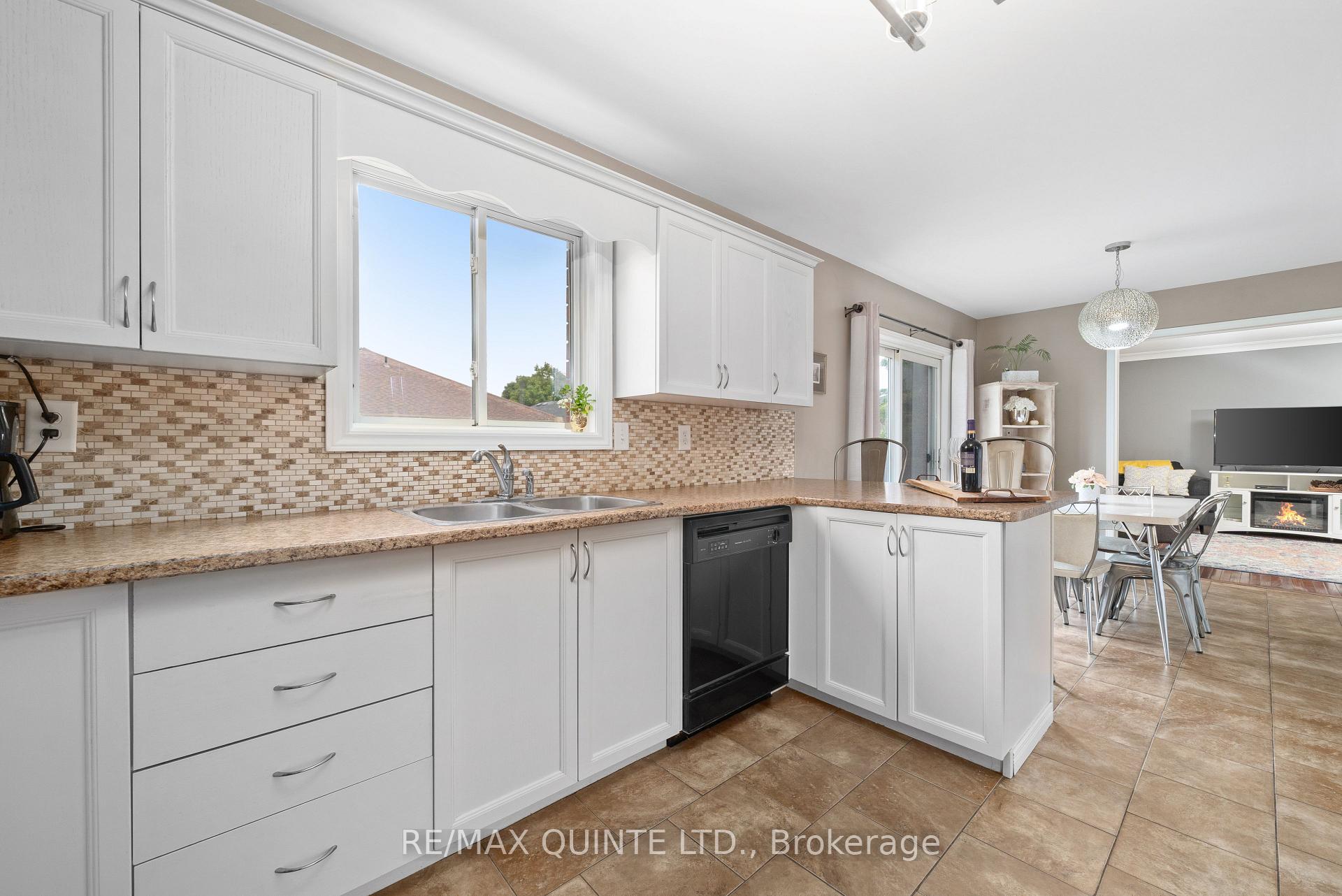 Photo 13 of 40 Oak Ridge Boulevard, Belleville, Belleville Ward — HOMEH