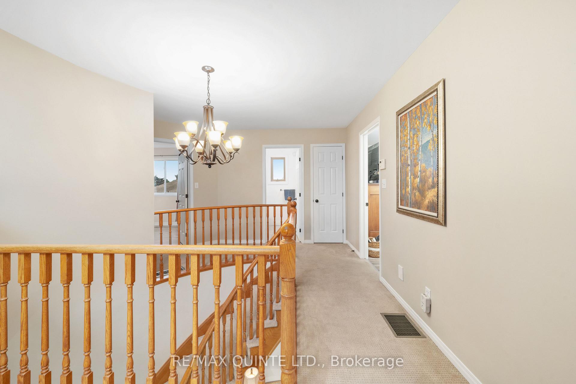 Photo 18 of 40 Oak Ridge Boulevard, Belleville, Belleville Ward — HOMEH