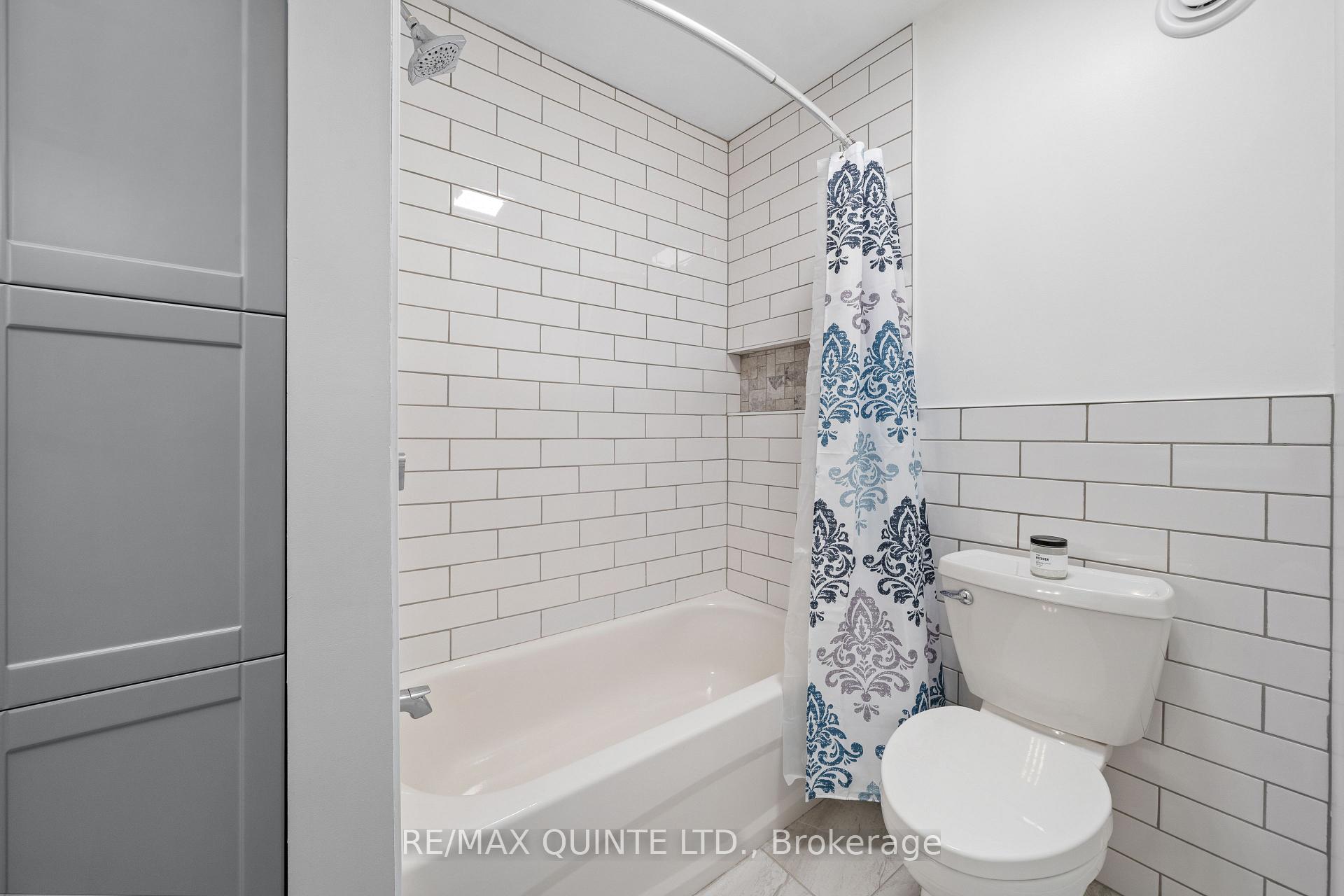 Photo 23 of 40 Oak Ridge Boulevard, Belleville, Belleville Ward — HOMEH