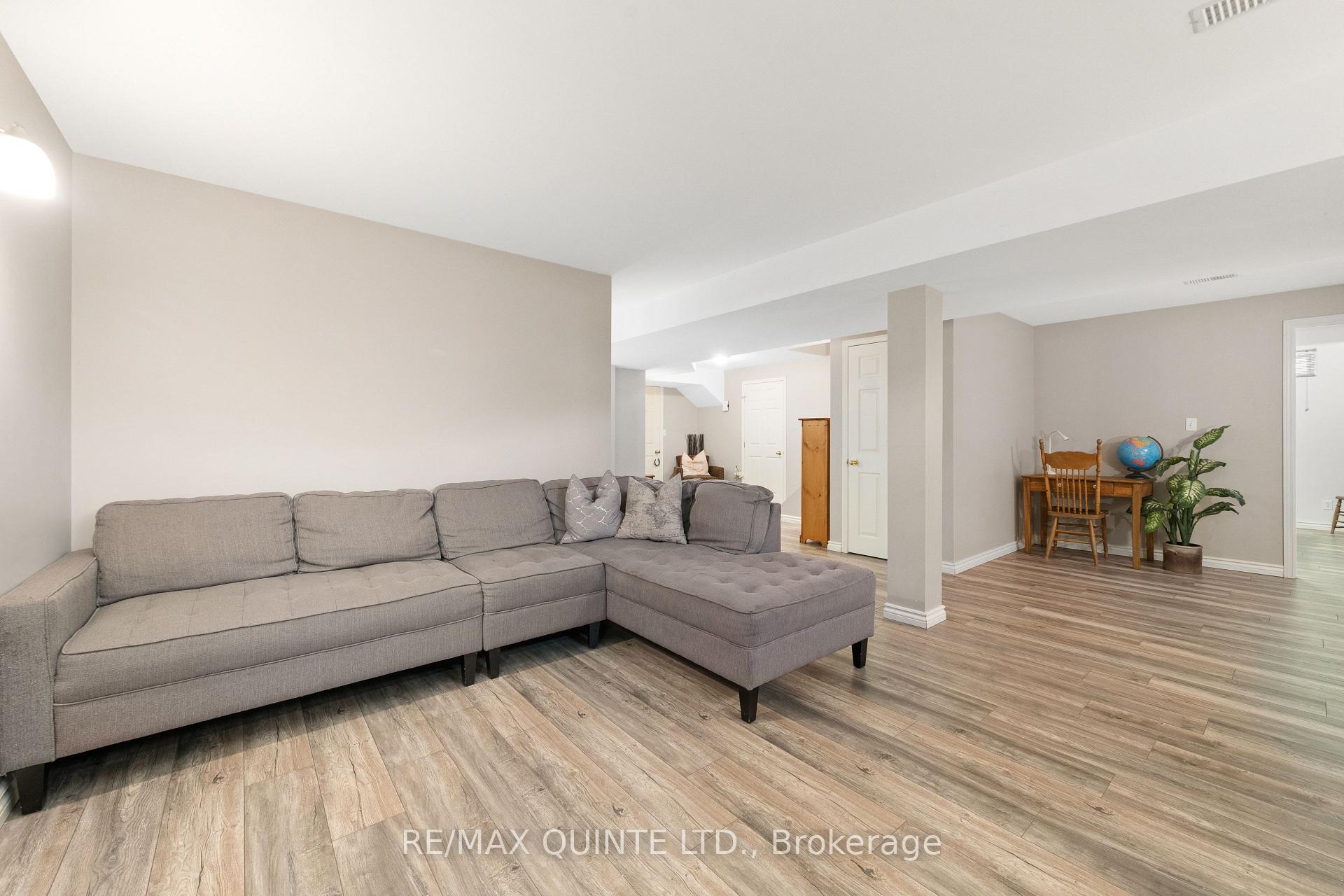 Photo 31 of 40 Oak Ridge Boulevard, Belleville, Belleville Ward — HOMEH