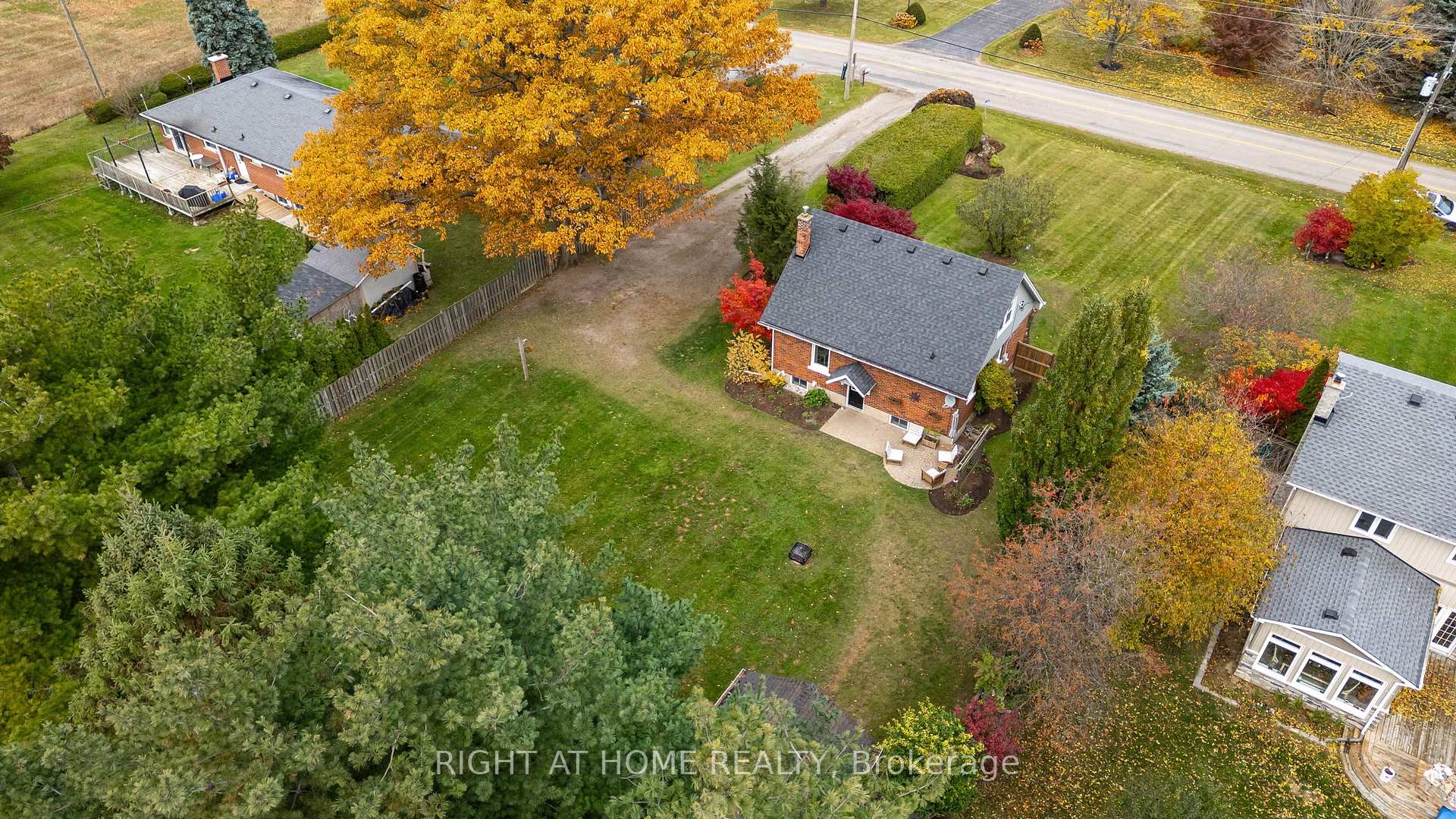 Photo 10 of 1140 Second Concession W, Hamilton, Rural Flamborough — HOMEH