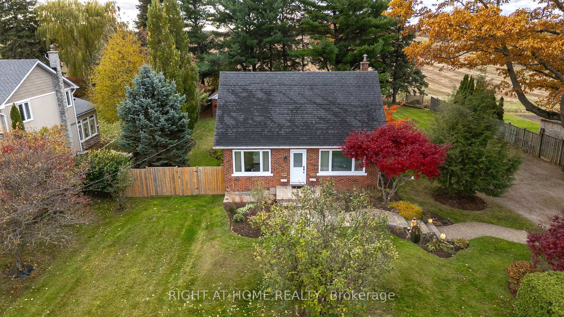 Photo 11 of 1140 Second Concession W, Hamilton, Rural Flamborough — HOMEH