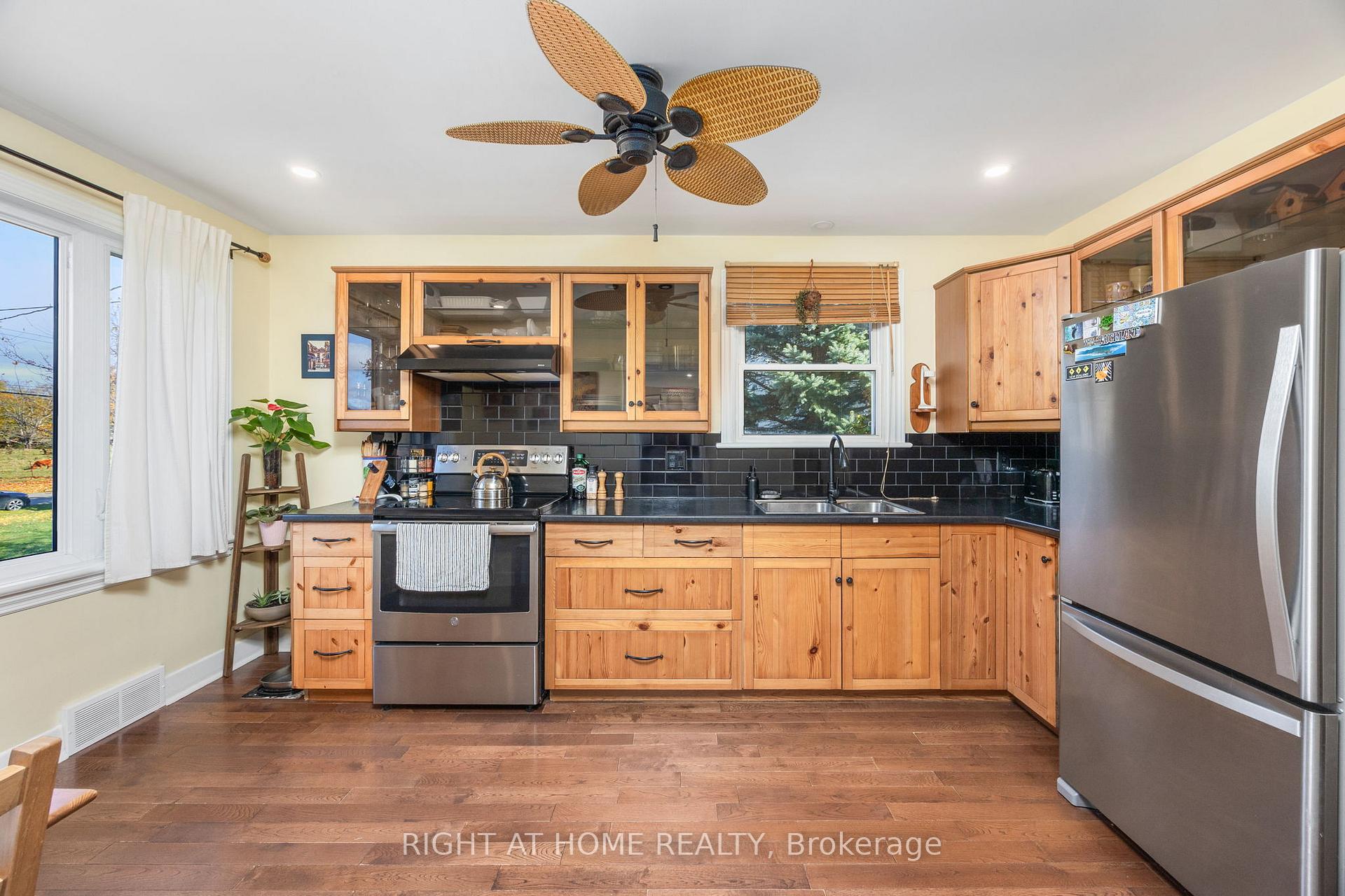 Photo 19 of 1140 Second Concession W, Hamilton, Rural Flamborough — HOMEH
