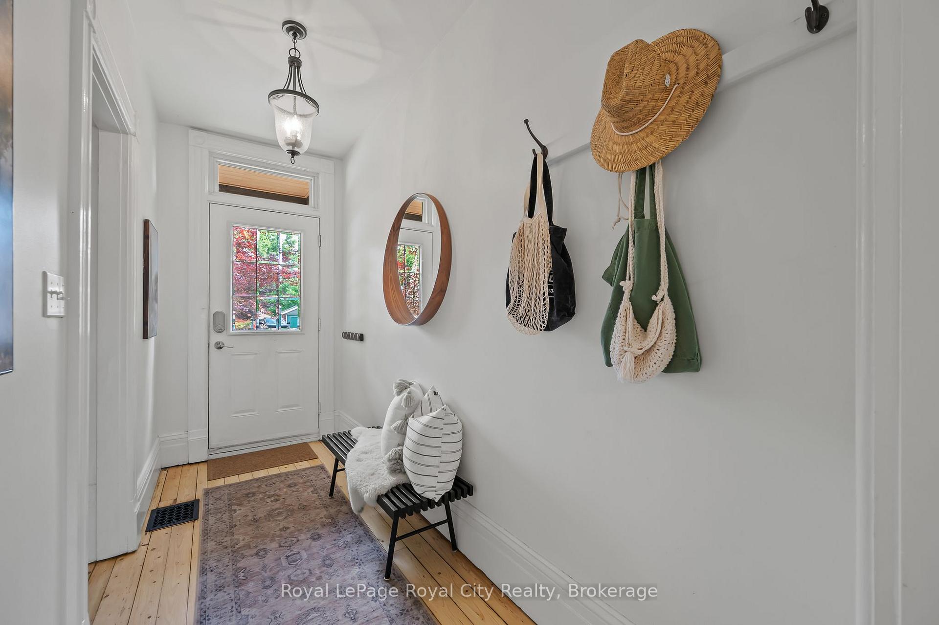 Photo 4 of 48 Toronto Street, Guelph, St. Patrick's Ward — HOMEH