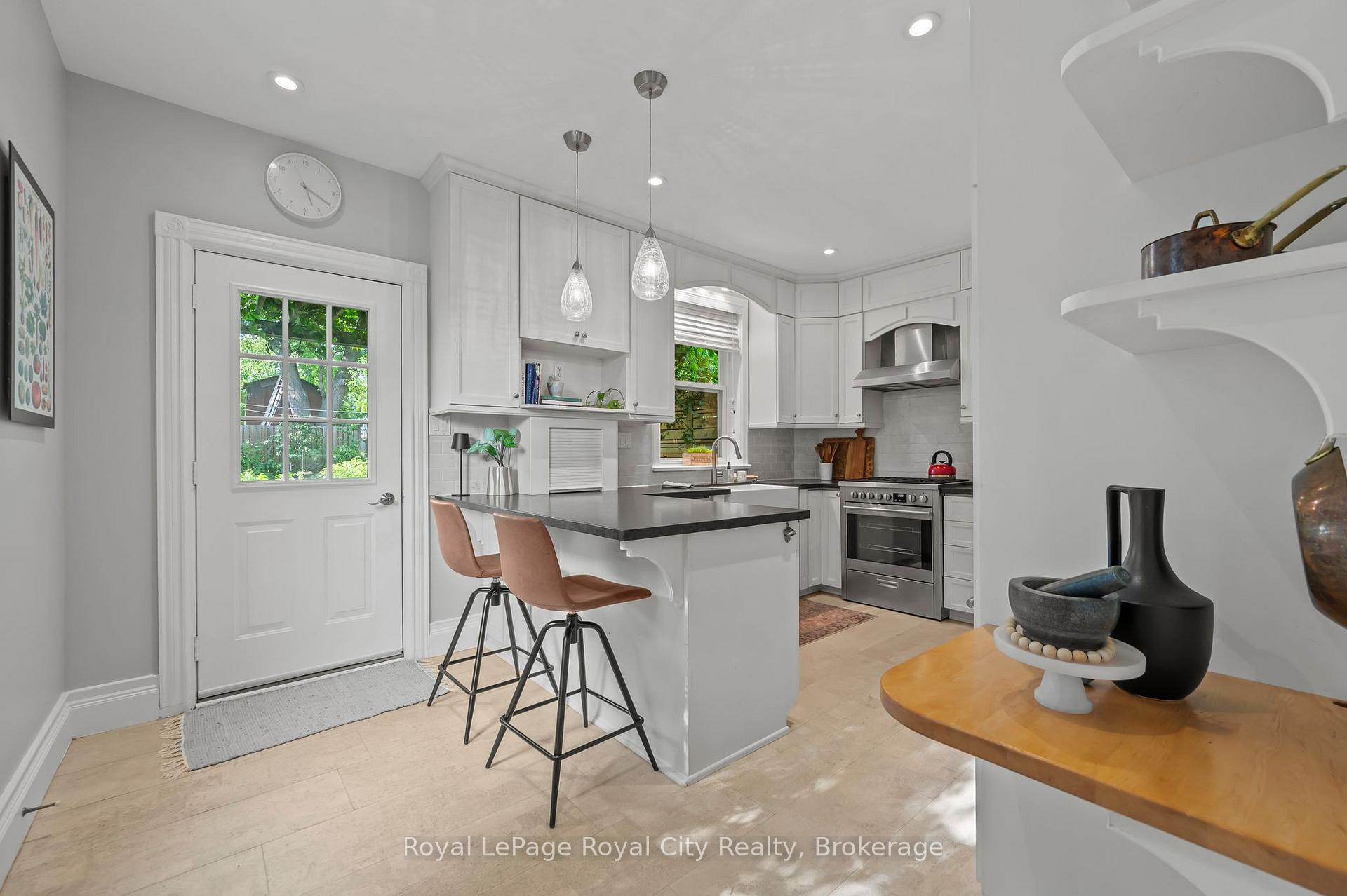 Photo 9 of 48 Toronto Street, Guelph, St. Patrick's Ward — HOMEH