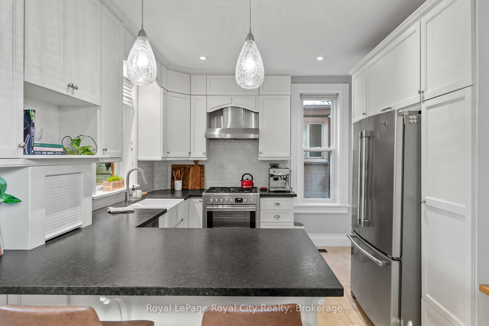 Photo 12 of 48 Toronto Street, Guelph, St. Patrick's Ward — HOMEH