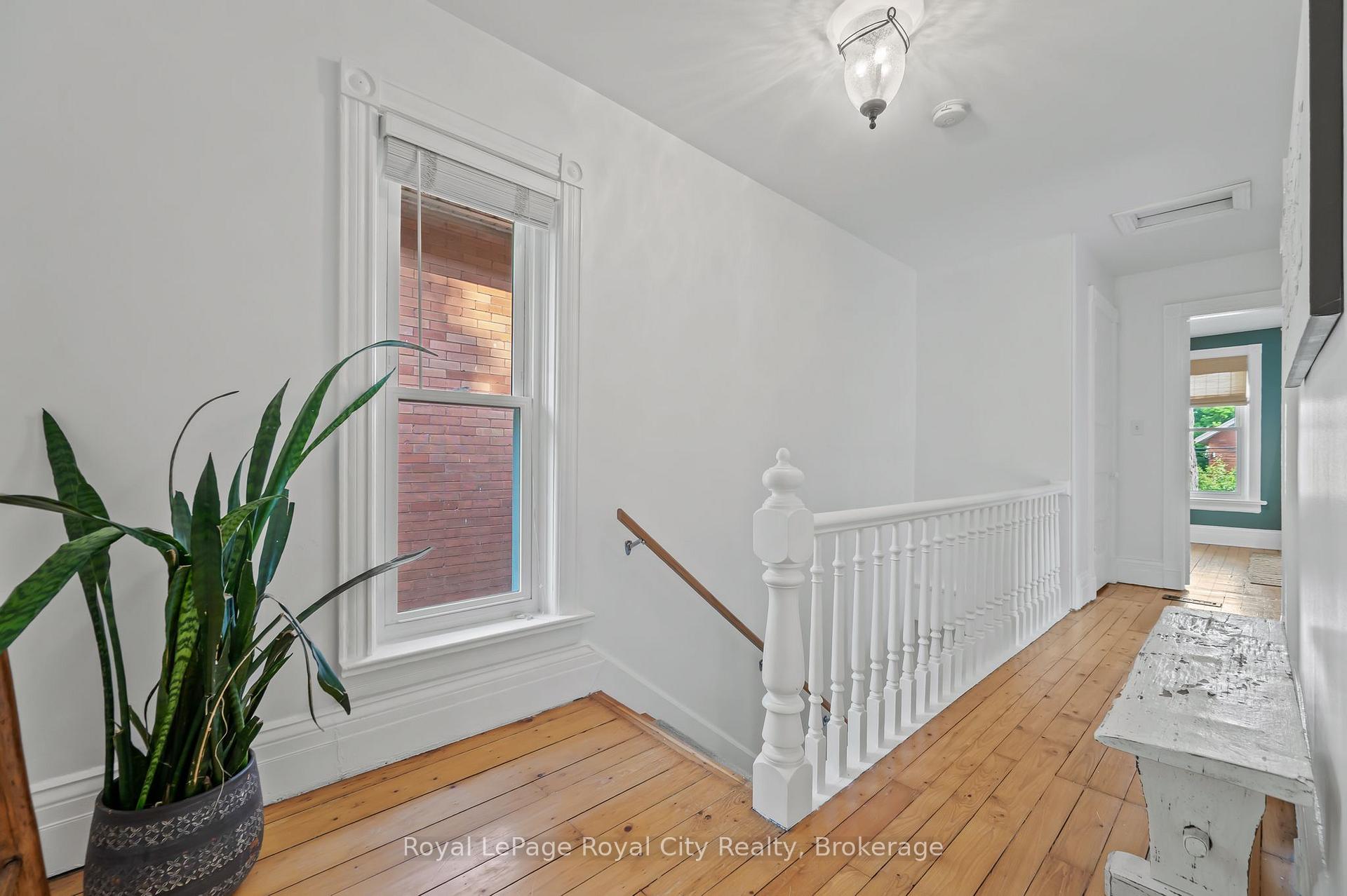 Photo 17 of 48 Toronto Street, Guelph, St. Patrick's Ward — HOMEH