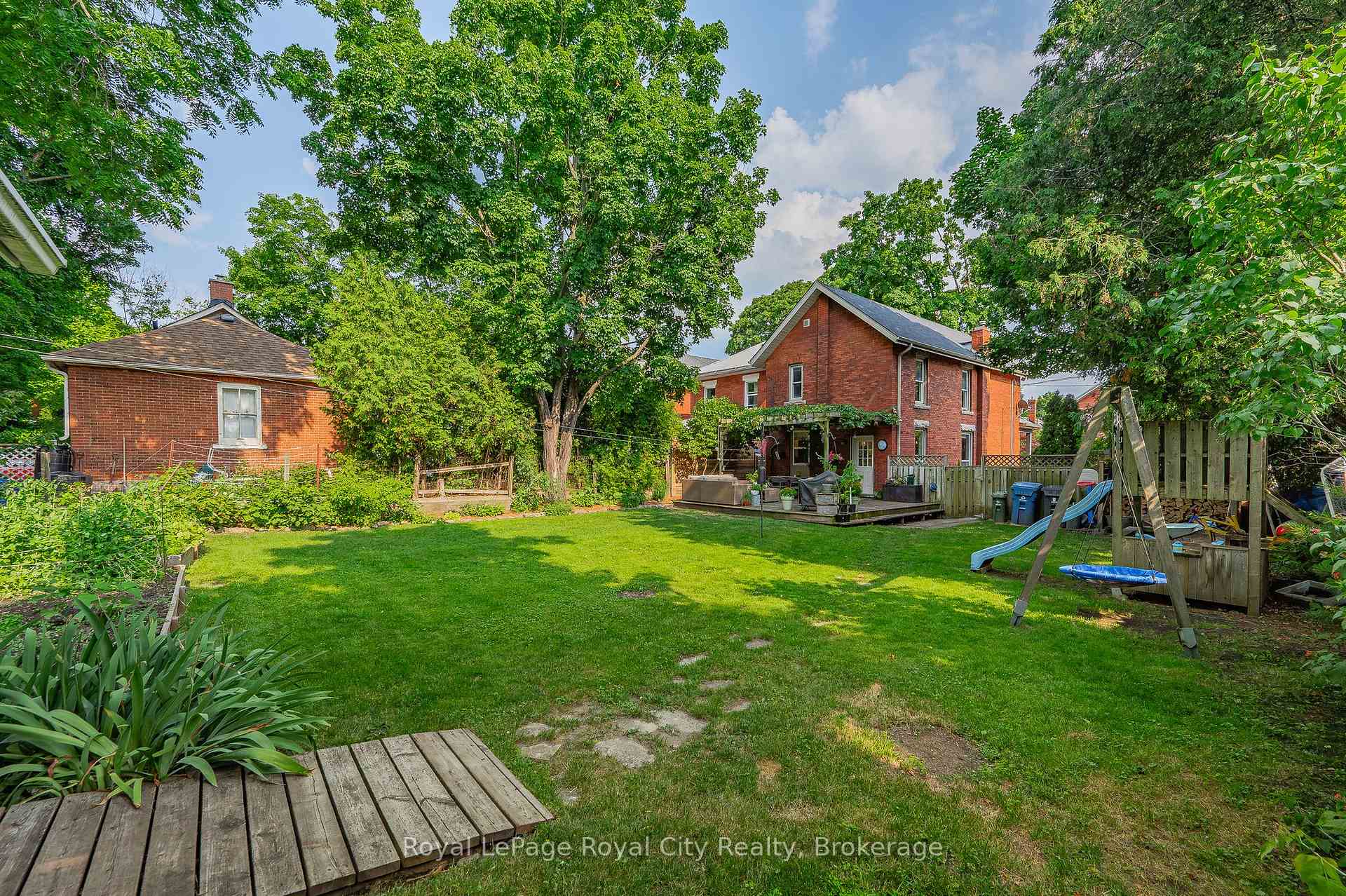 Photo 32 of 48 Toronto Street, Guelph, St. Patrick's Ward — HOMEH