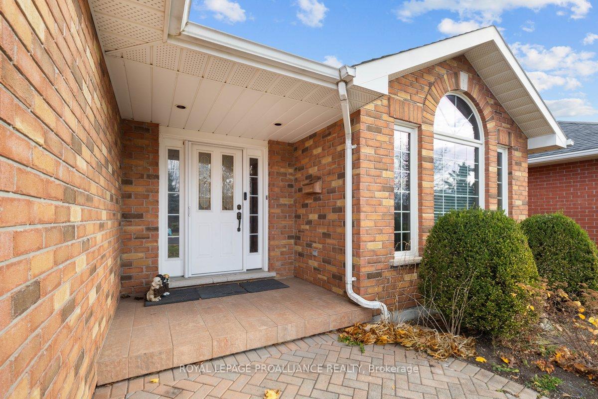 Photo 2 of 112 Hickory Grove, Belleville, Belleville Ward — HOMEH