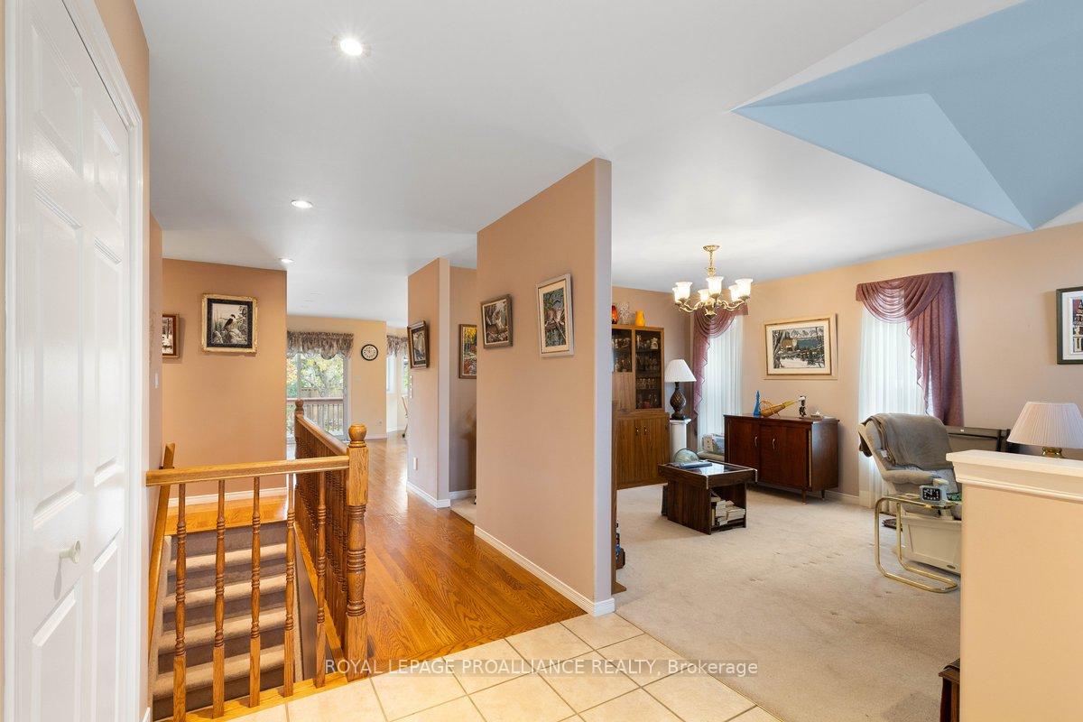 Photo 4 of 112 Hickory Grove, Belleville, Belleville Ward — HOMEH