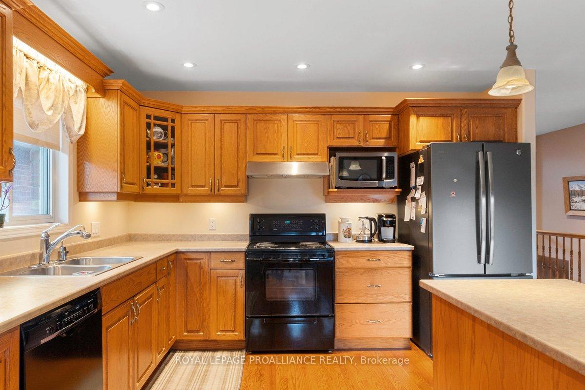 Photo 6 of 112 Hickory Grove, Belleville, Belleville Ward — HOMEH