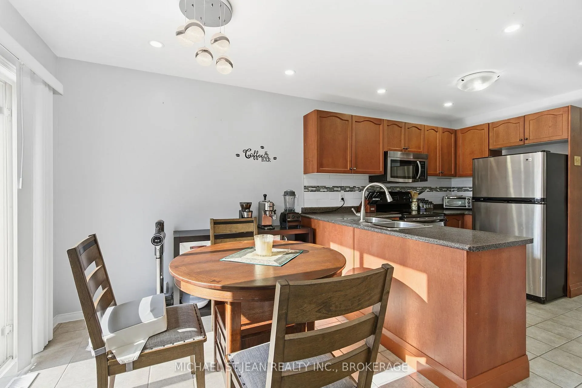 Photo 7 of 2 Racalmuto Street, Hamilton, Lisgar — HOMEH