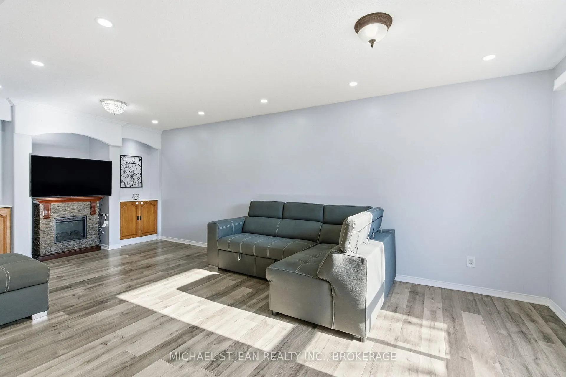 Photo 10 of 2 Racalmuto Street, Hamilton, Lisgar — HOMEH