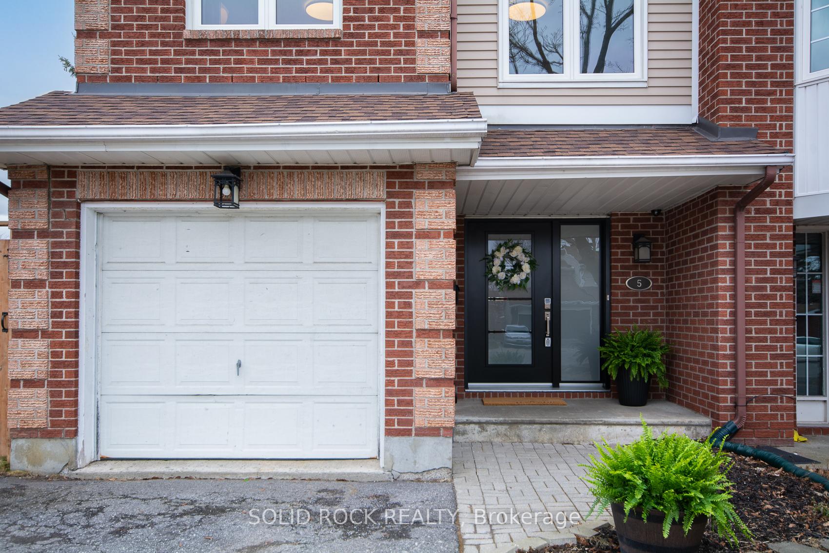 Photo 4 of 5 Weybridge Drive, Ottawa, Barrhaven - Cedargrove/Fraserdale — HOMEH