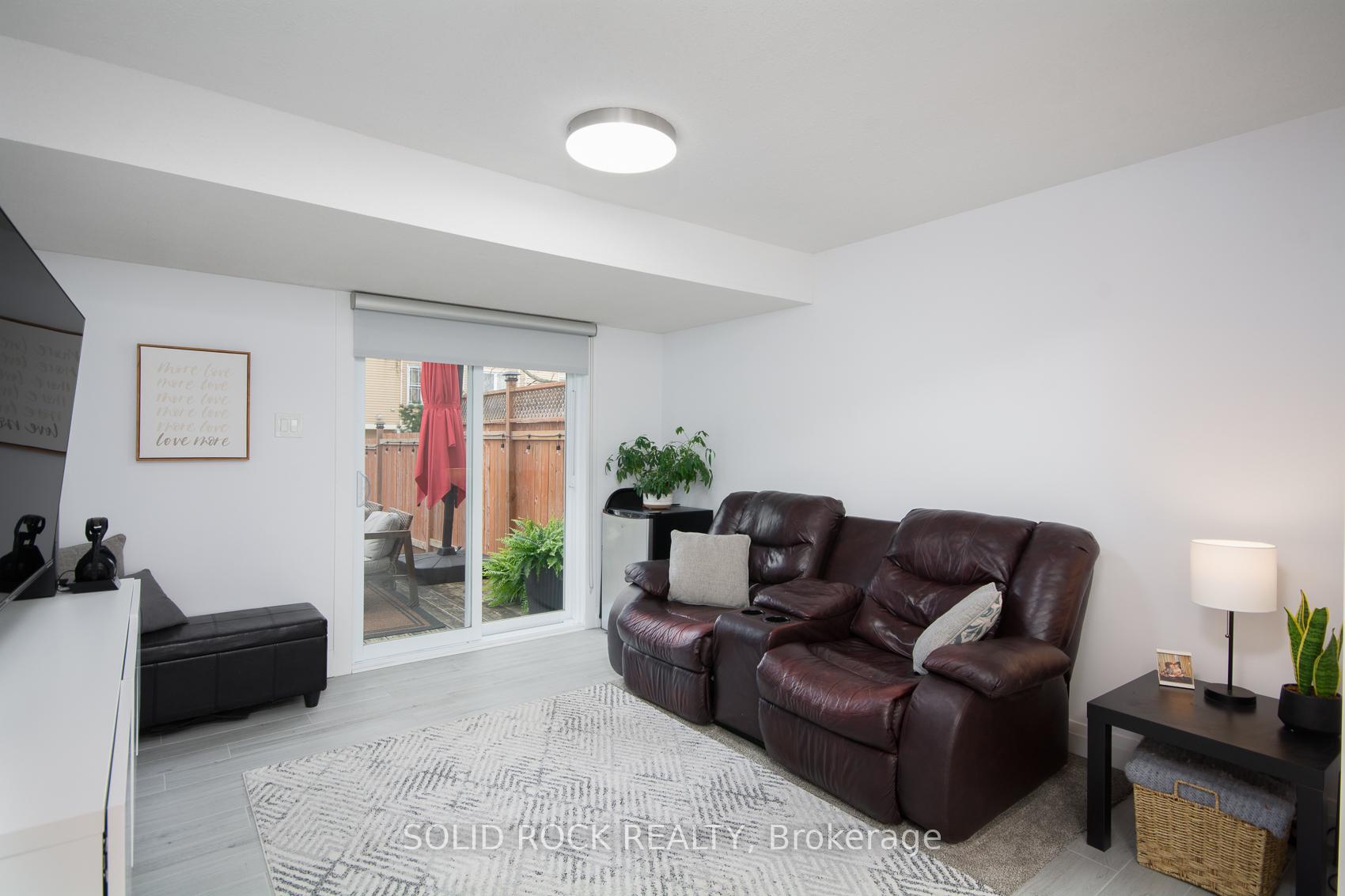Photo 10 of 5 Weybridge Drive, Ottawa, Barrhaven - Cedargrove/Fraserdale — HOMEH