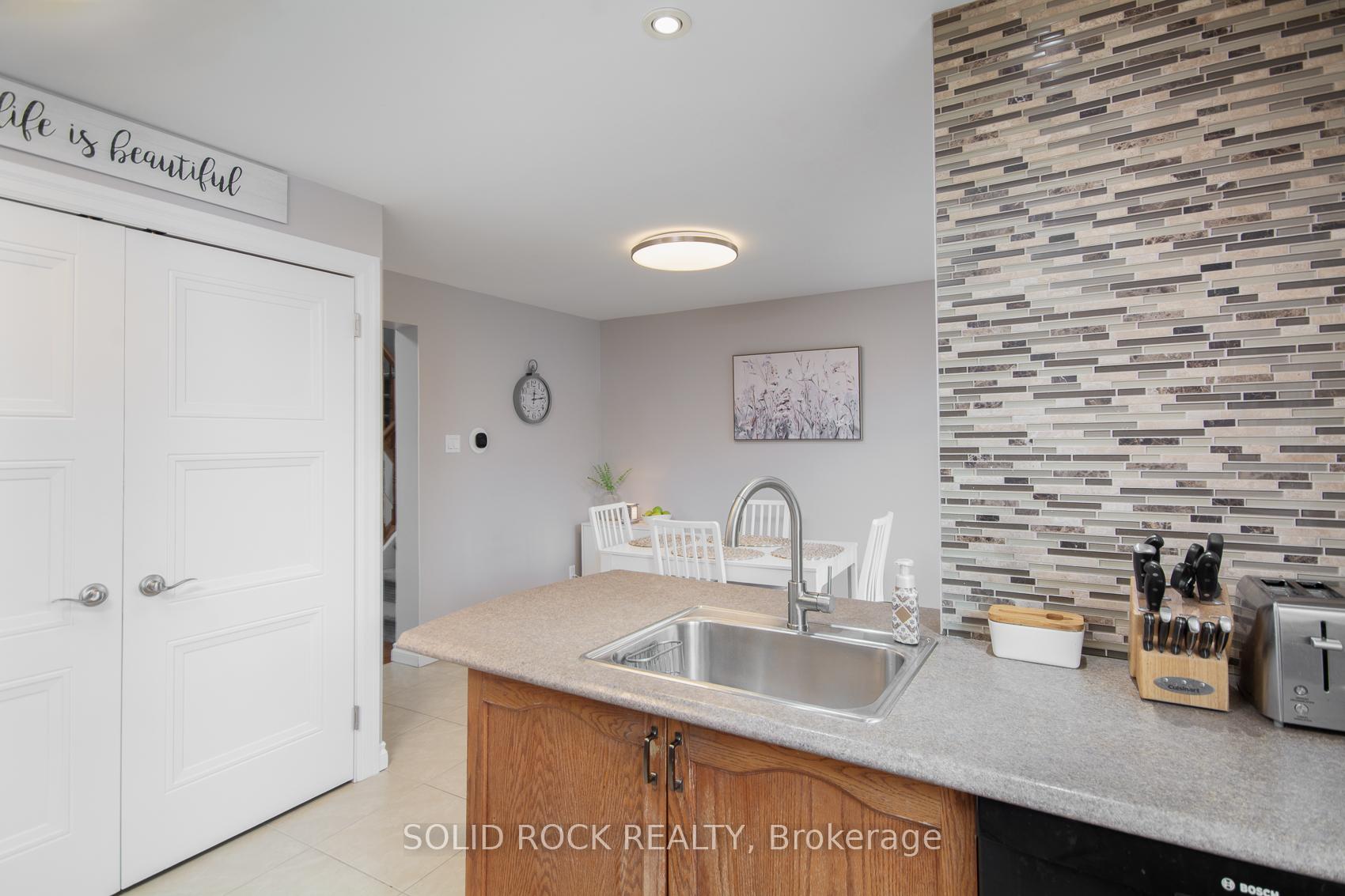 Photo 25 of 5 Weybridge Drive, Ottawa, Barrhaven - Cedargrove/Fraserdale — HOMEH