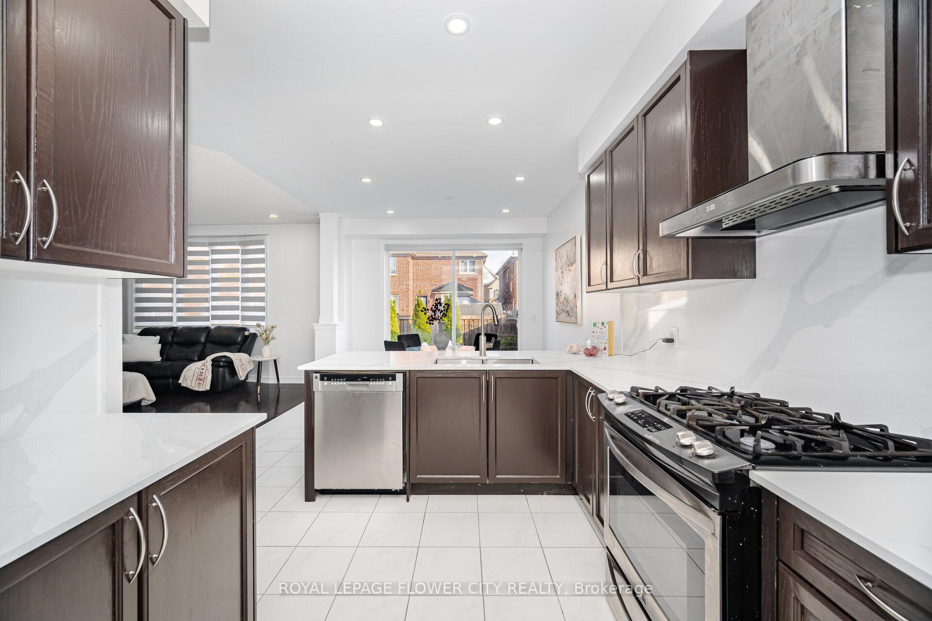Photo 4 of 65 Mcechearn Crescent, Caledon, Rural Caledon — HOMEH