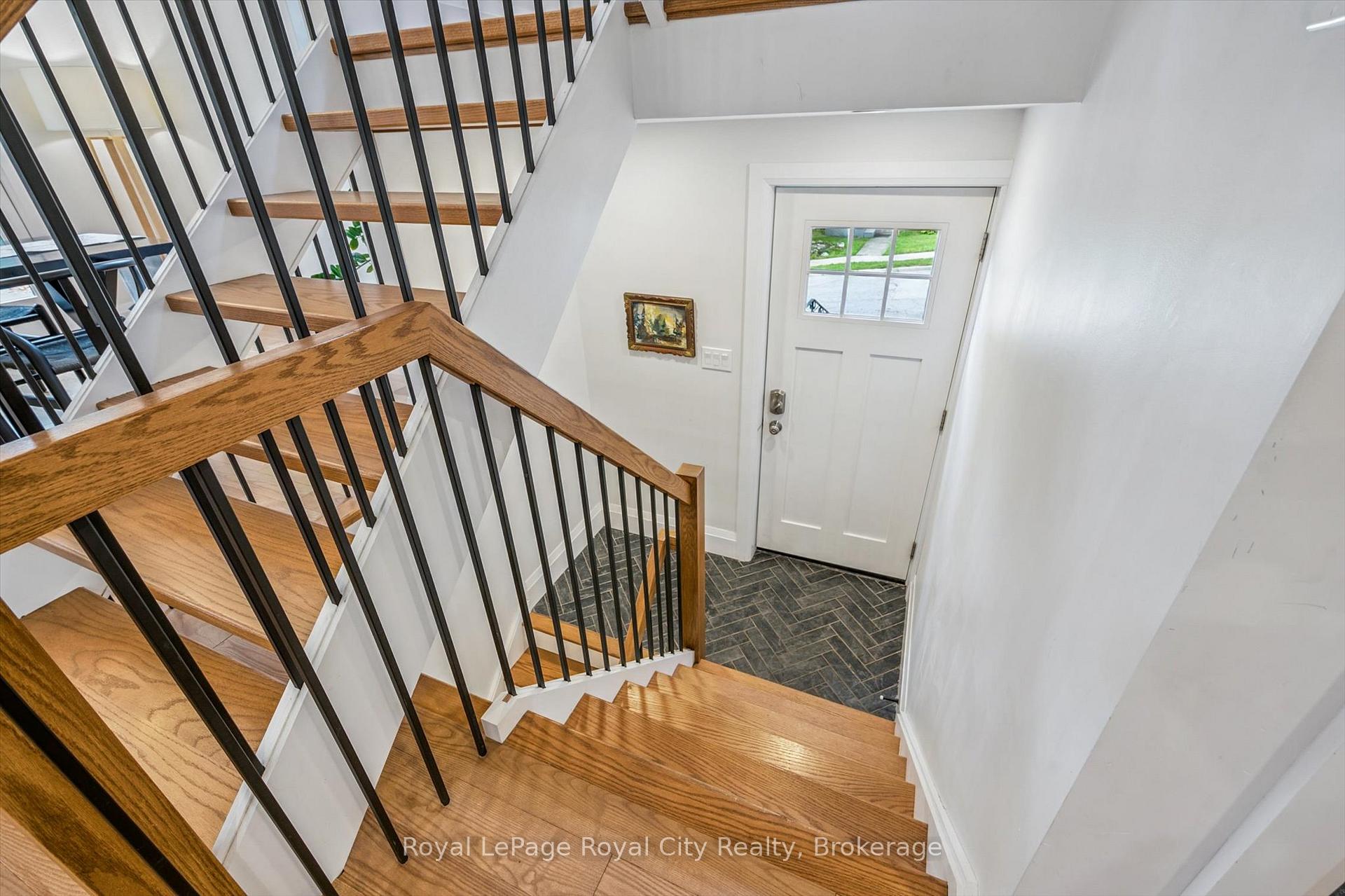 Photo 8 of 54 Forbes Avenue, Guelph, Dovercliffe Park/Old University — HOMEH