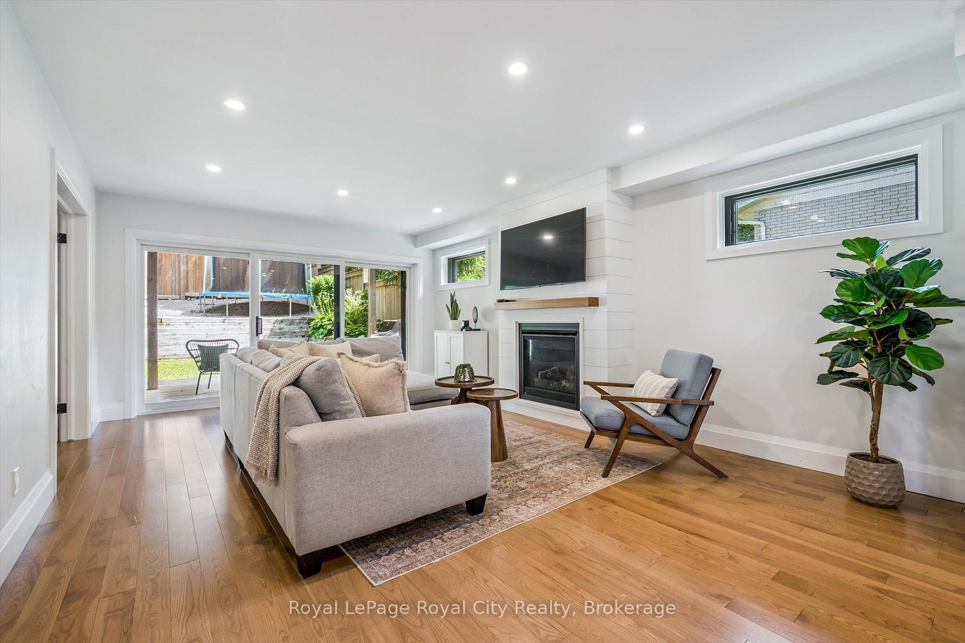 Photo 9 of 54 Forbes Avenue, Guelph, Dovercliffe Park/Old University — HOMEH
