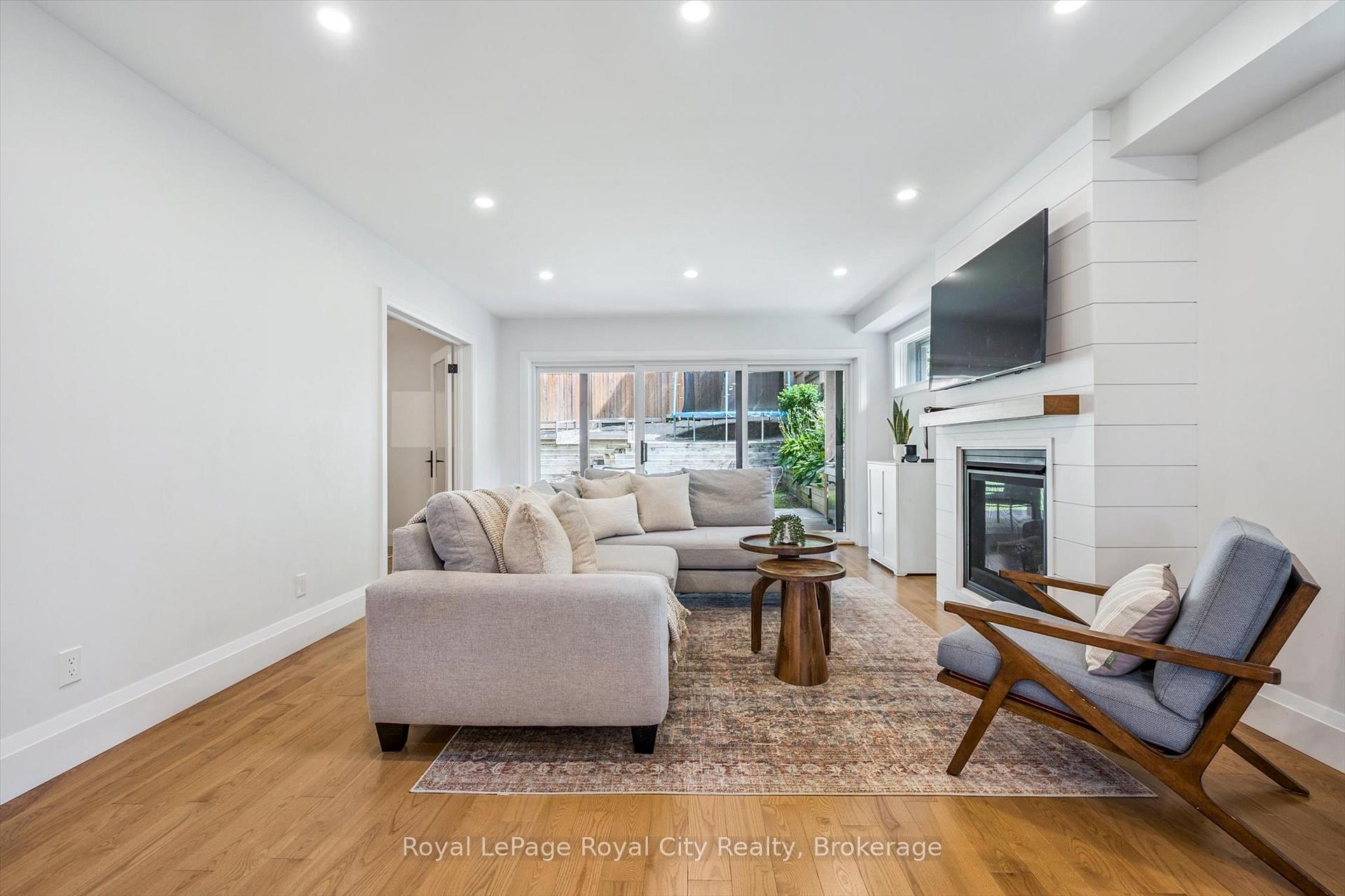 Photo 10 of 54 Forbes Avenue, Guelph, Dovercliffe Park/Old University — HOMEH