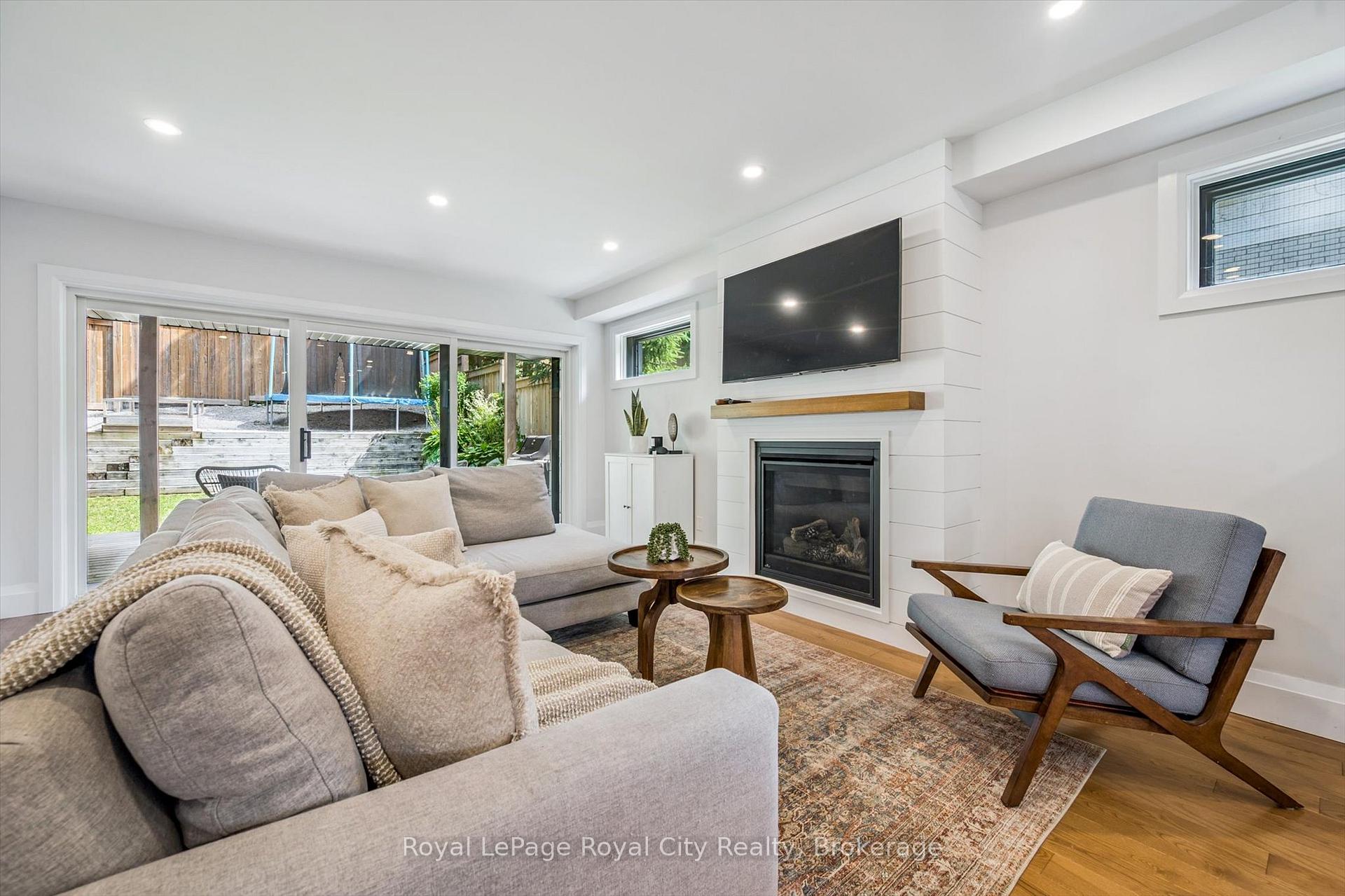 Photo 11 of 54 Forbes Avenue, Guelph, Dovercliffe Park/Old University — HOMEH