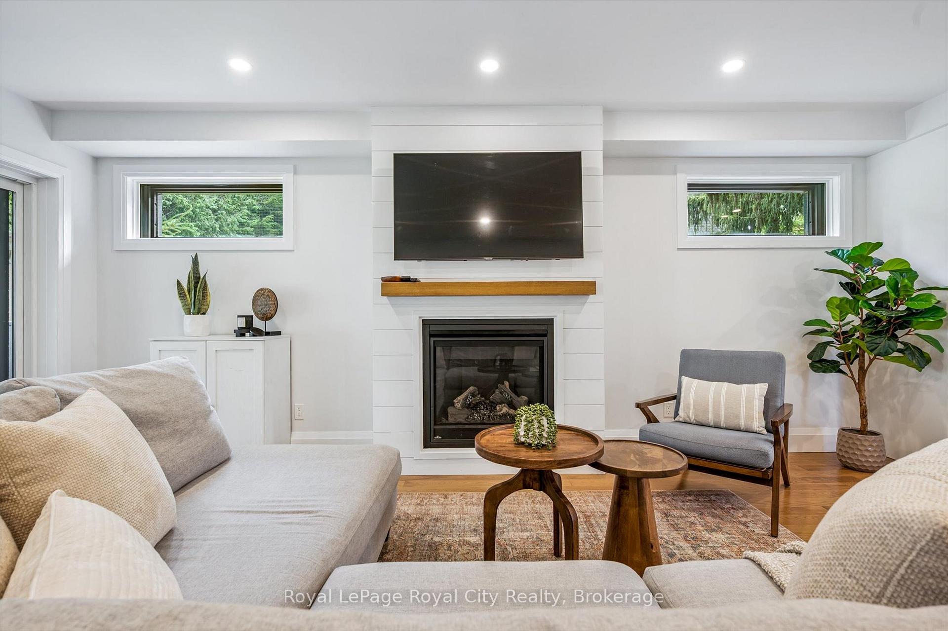 Photo 12 of 54 Forbes Avenue, Guelph, Dovercliffe Park/Old University — HOMEH