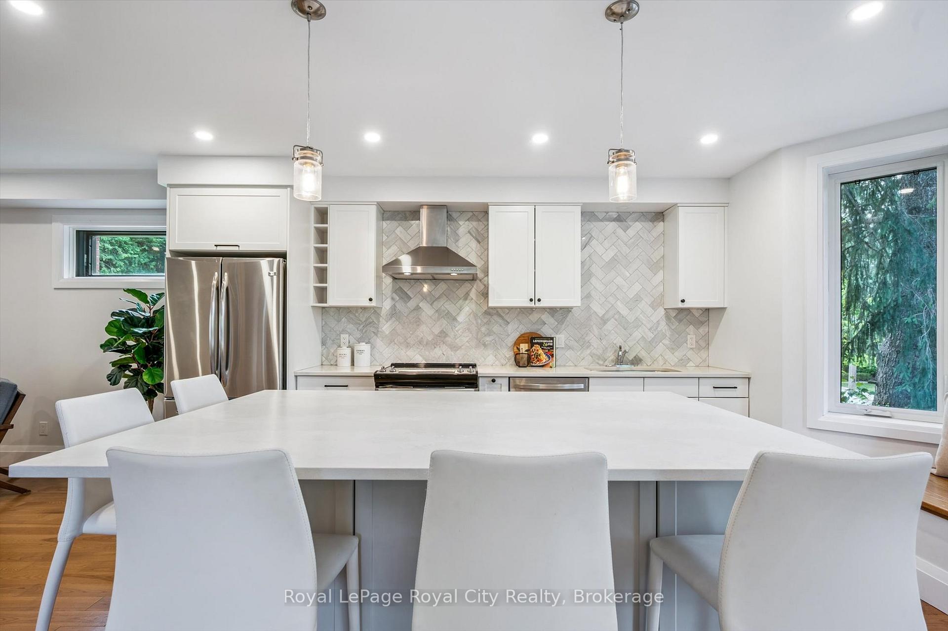 Photo 17 of 54 Forbes Avenue, Guelph, Dovercliffe Park/Old University — HOMEH