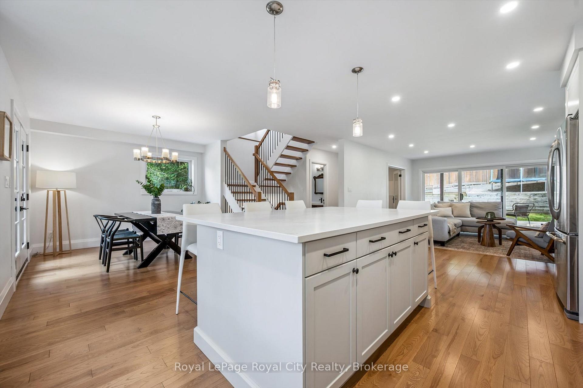 Photo 20 of 54 Forbes Avenue, Guelph, Dovercliffe Park/Old University — HOMEH