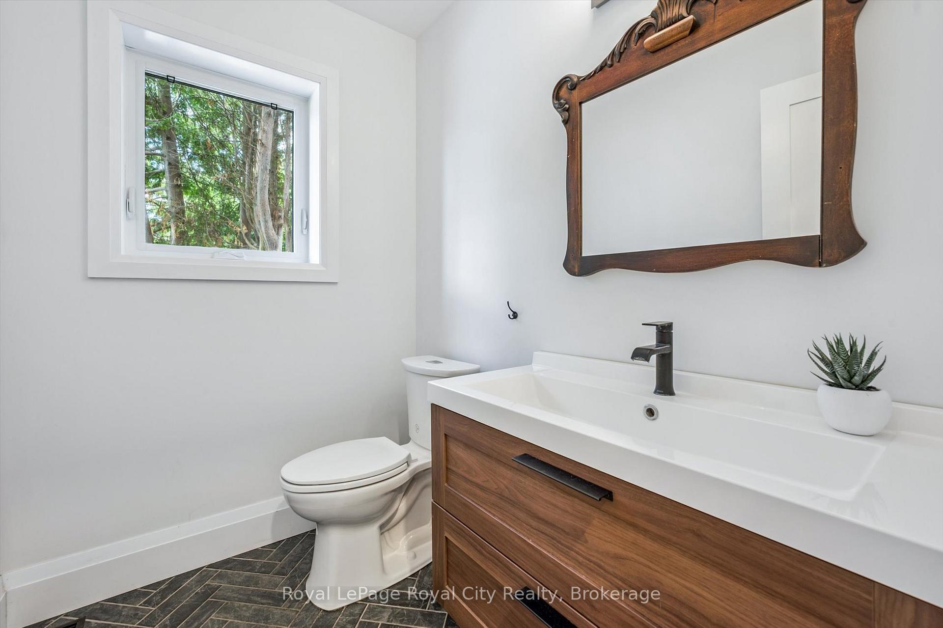 Photo 26 of 54 Forbes Avenue, Guelph, Dovercliffe Park/Old University — HOMEH