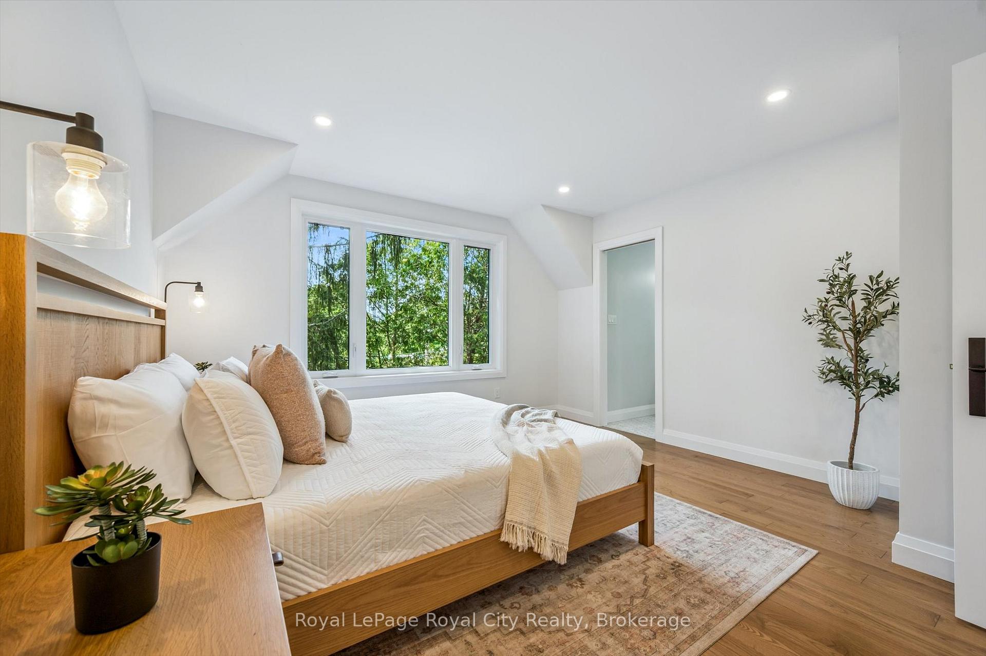 Photo 27 of 54 Forbes Avenue, Guelph, Dovercliffe Park/Old University — HOMEH