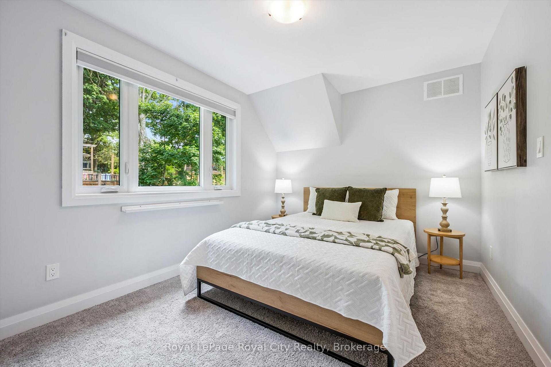 Photo 32 of 54 Forbes Avenue, Guelph, Dovercliffe Park/Old University — HOMEH