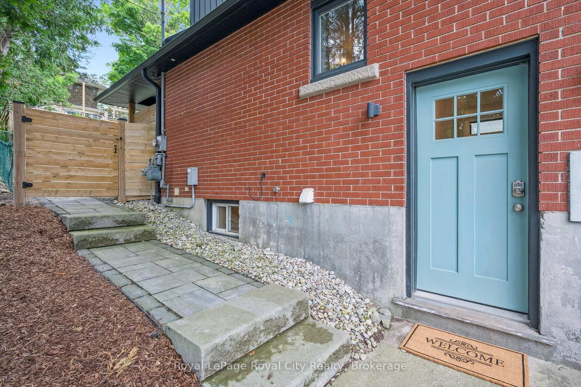 Photo 38 of 54 Forbes Avenue, Guelph, Dovercliffe Park/Old University — HOMEH