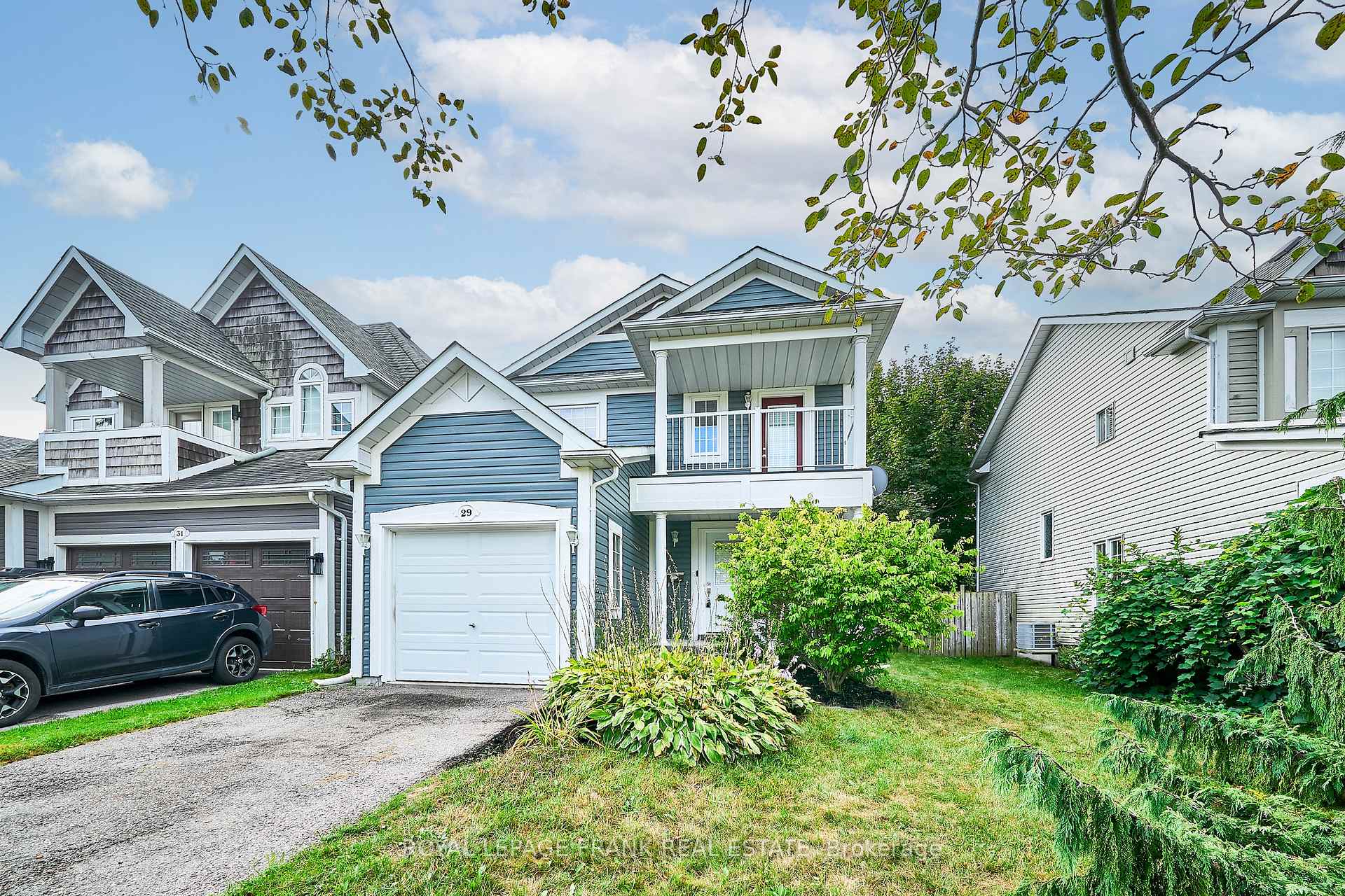 Photo 2 of 29 Carveth Crescent, Clarington, Newcastle — HOMEH