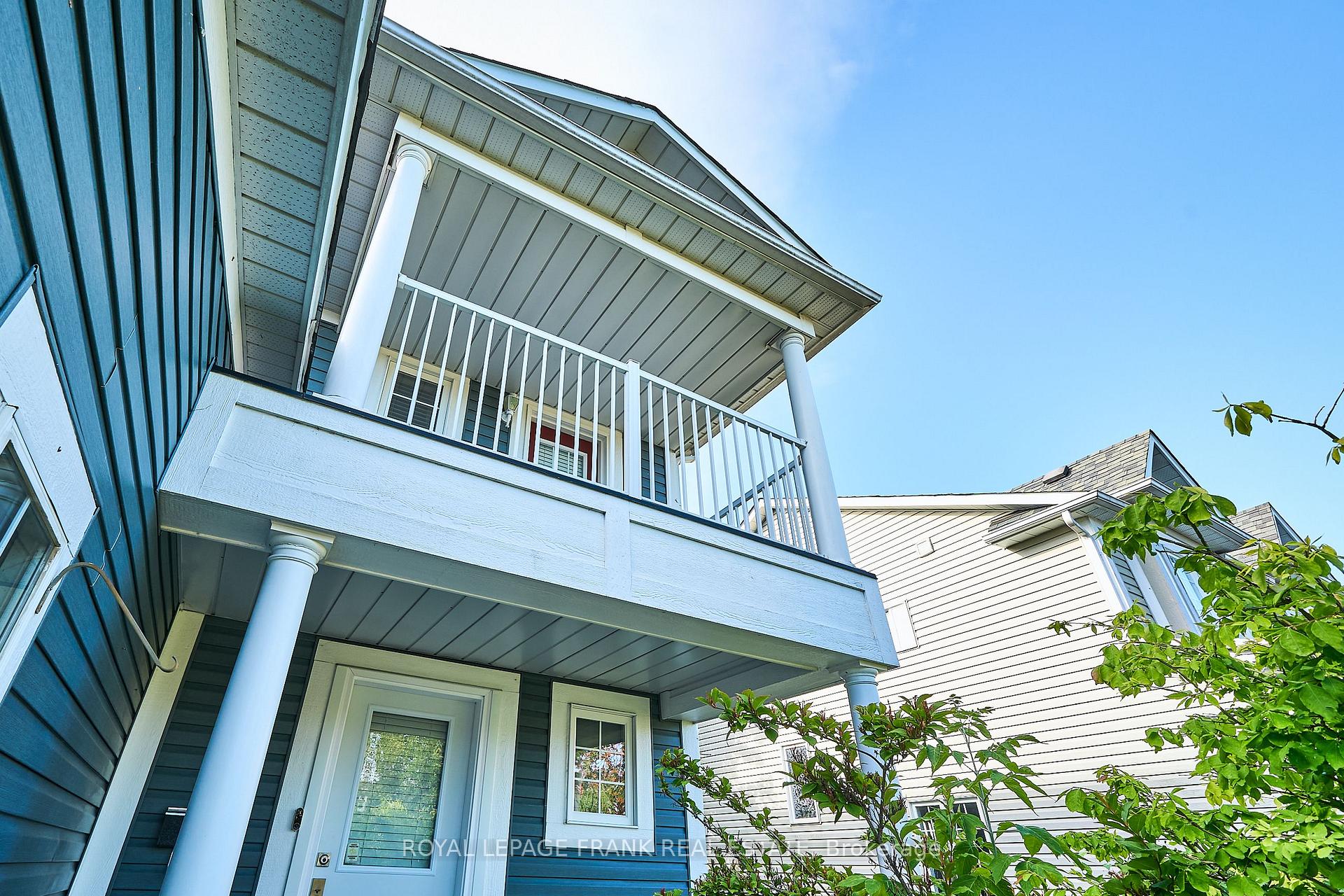 Photo 3 of 29 Carveth Crescent, Clarington, Newcastle — HOMEH