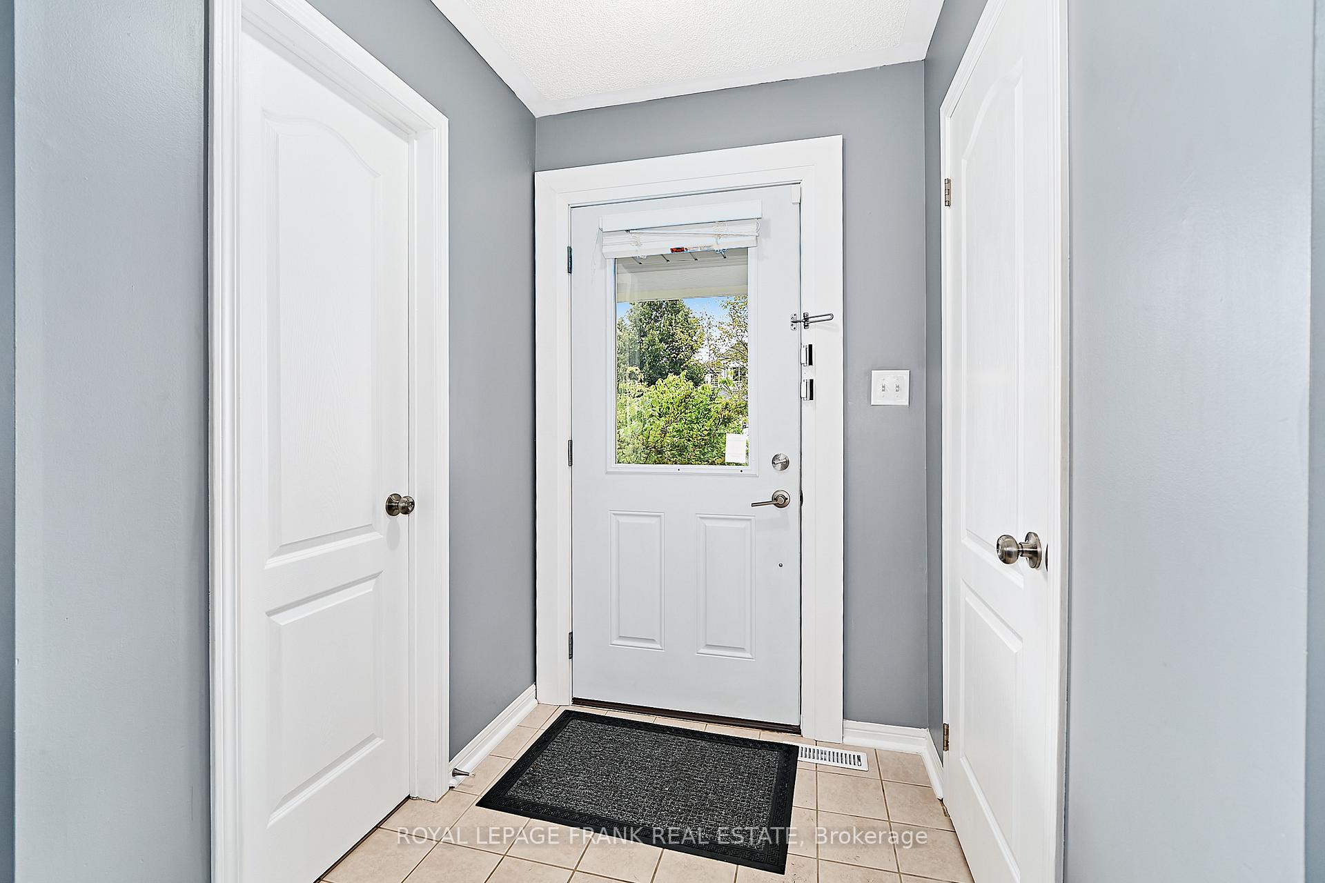 Photo 4 of 29 Carveth Crescent, Clarington, Newcastle — HOMEH